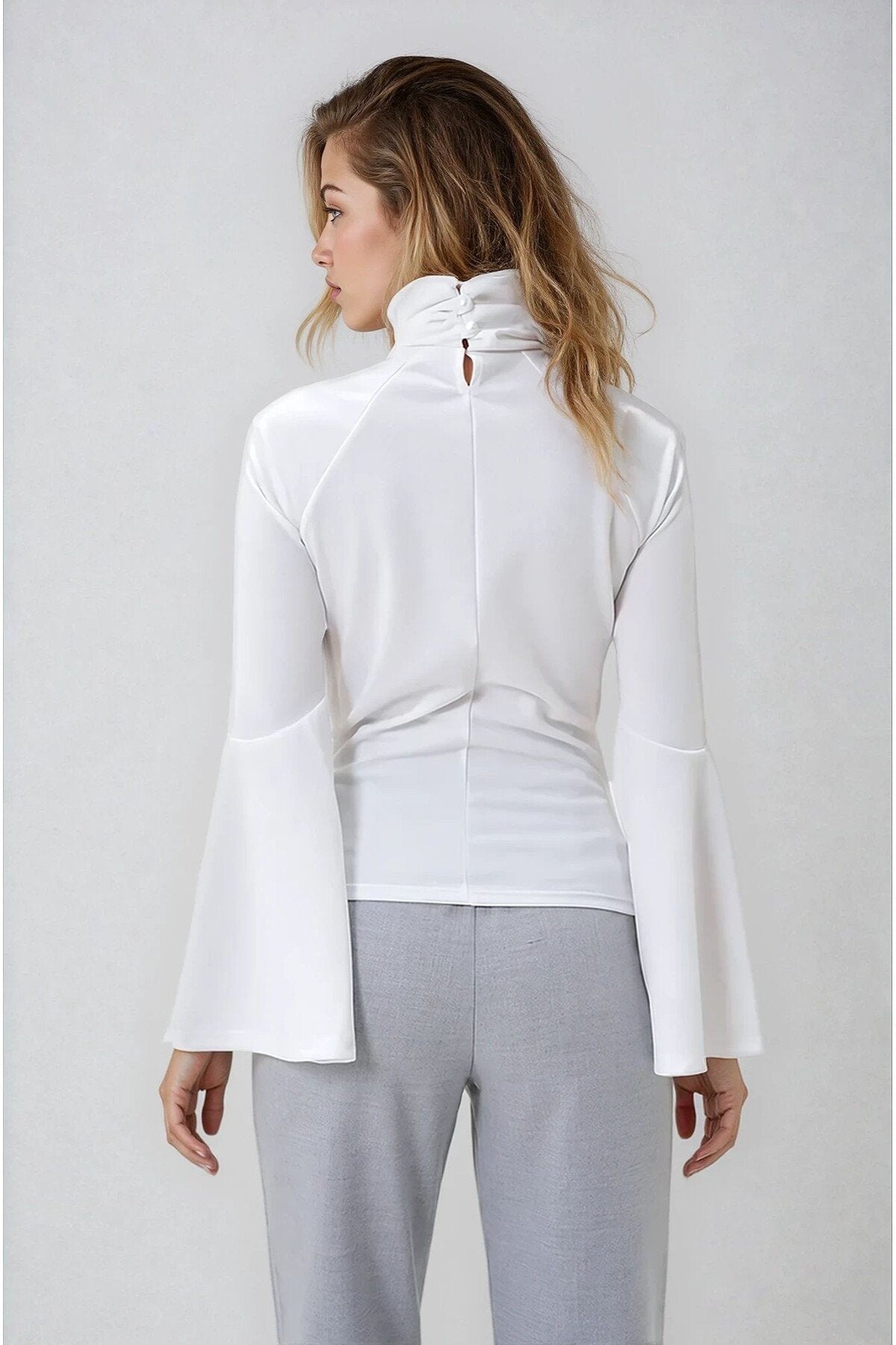 KADIN CUT OUT DETAYLI İSPANYOL KOL TÜL GARNİLİ BALIKÇI YAKA ESNEK KUMAŞ BLUZ