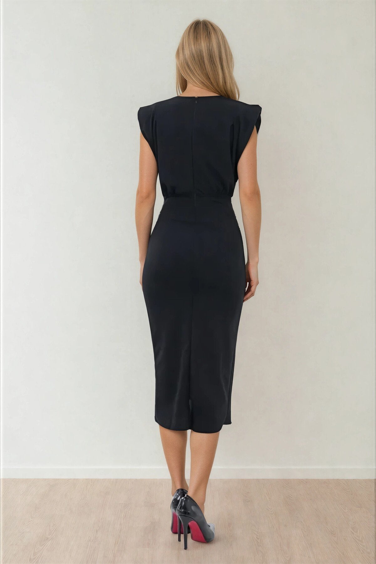 KADIN VATKALI DEGAJE YAKA ÇIKARILABİLİR BROŞLU ANVELOP KESİM DÜĞÜN NİŞAN SÖZ DAVET ABİYE ELBİSESİ