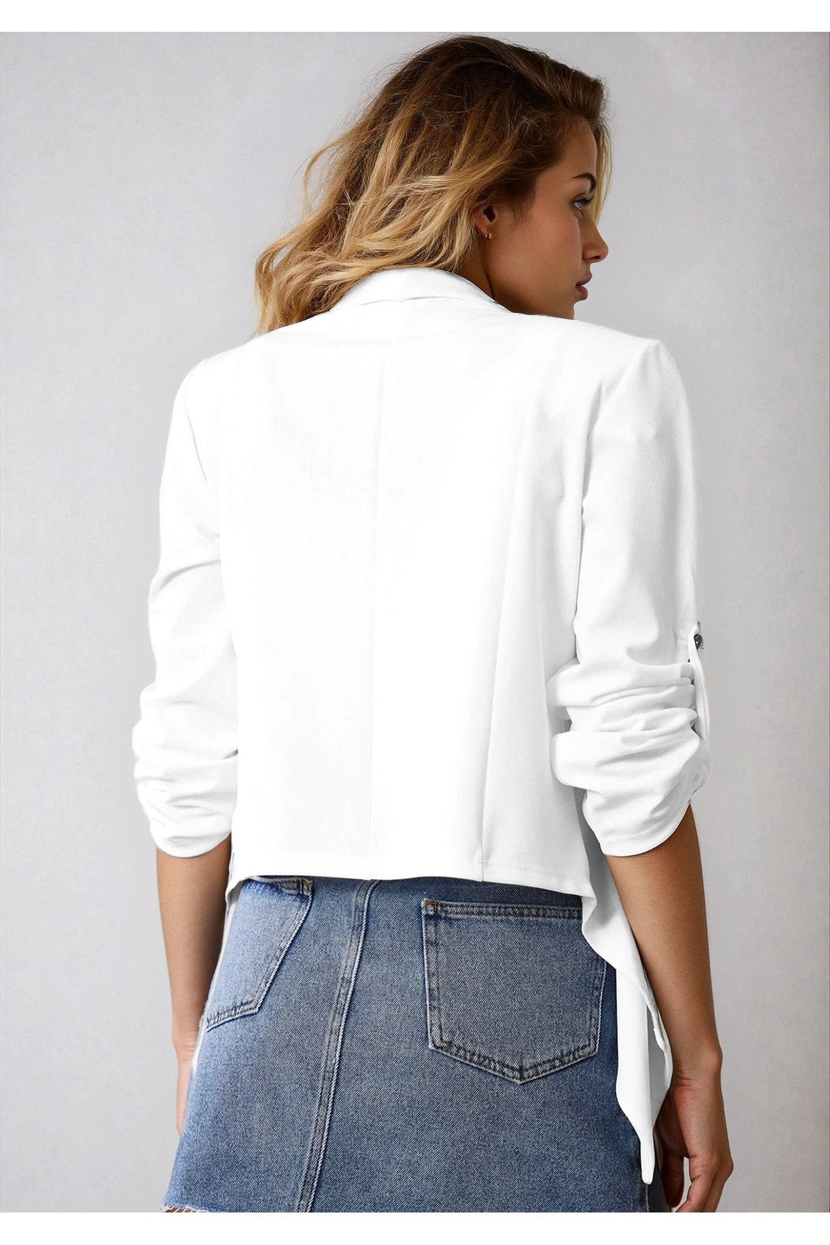 KADIN VATKALI ÖNÜ DÜĞMESİZ ASİMETRİK KESİM APOLET DETAYLI CEKET