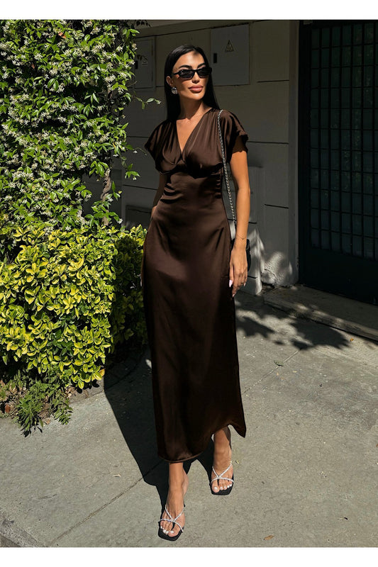 KADIN V YAKA PİLELİ SATEN MİDİ ELBİSE