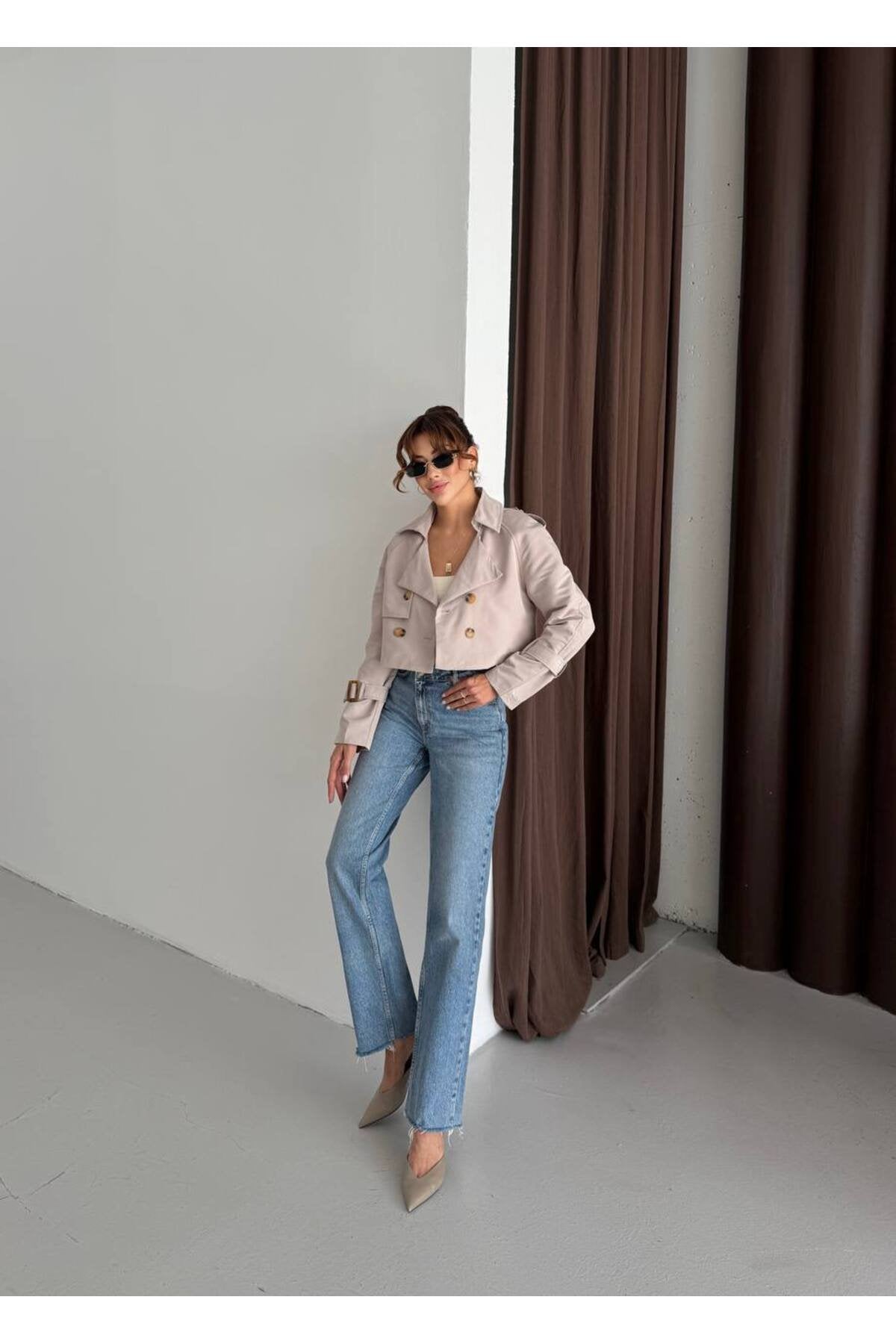 KADIN ASTARLI KRUVAZE KESİM DÜĞMELİ MİNİ TRENÇKOT