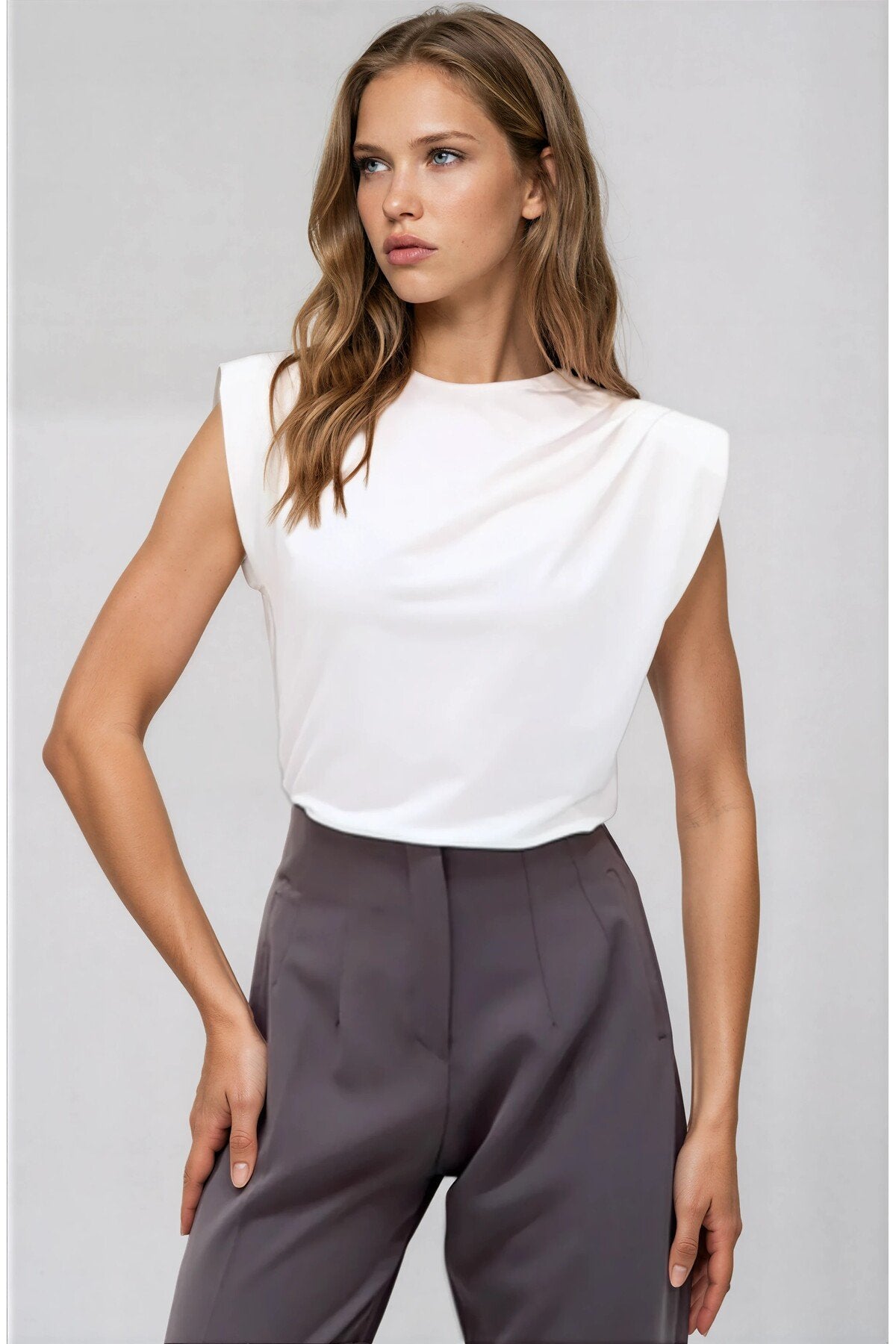 KADIN DRAPE DETAYLI VATKALI ESNEK SANDY KUMAŞ BLUZ