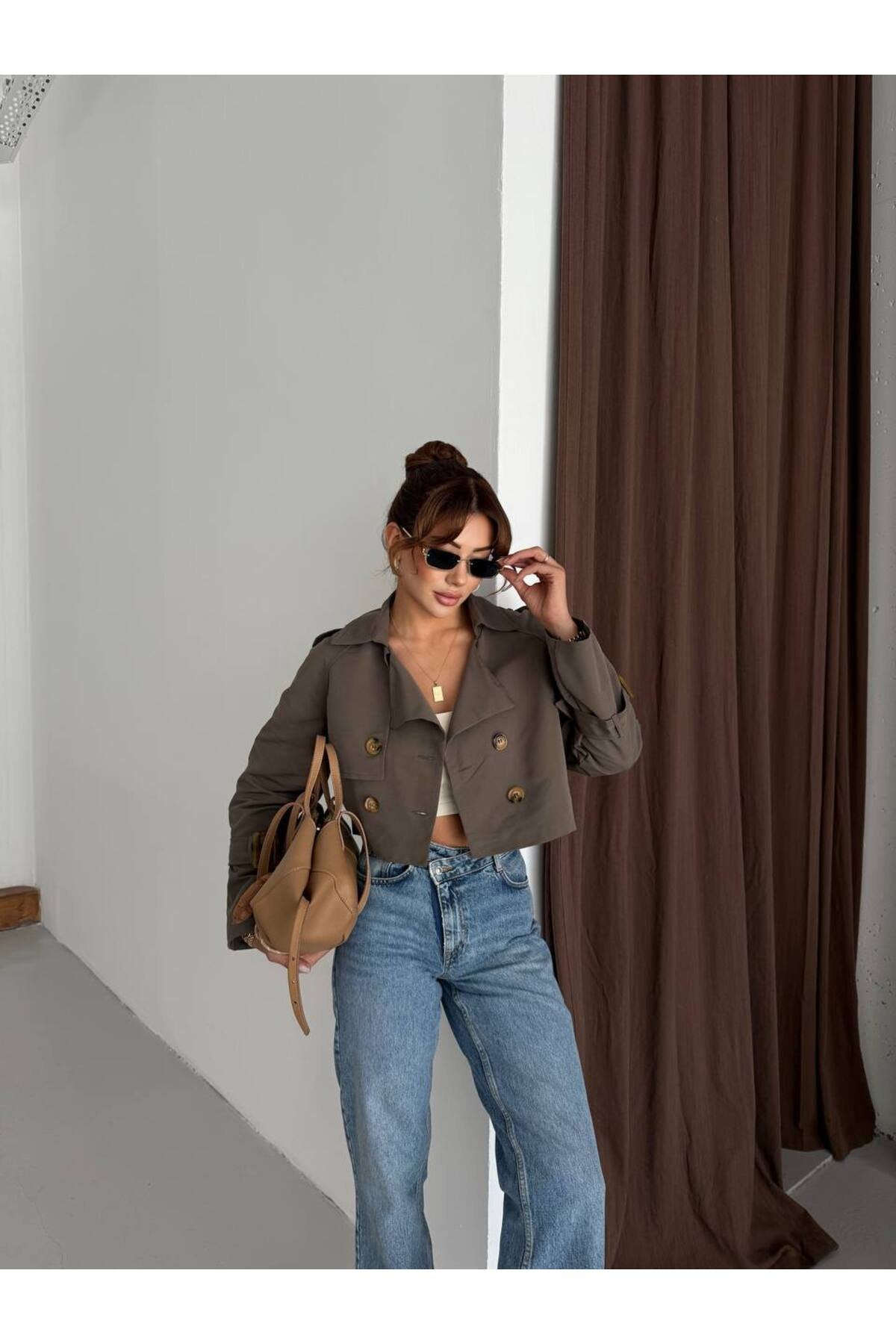 KADIN ASTARLI KRUVAZE KESİM DÜĞMELİ MİNİ TRENÇKOT