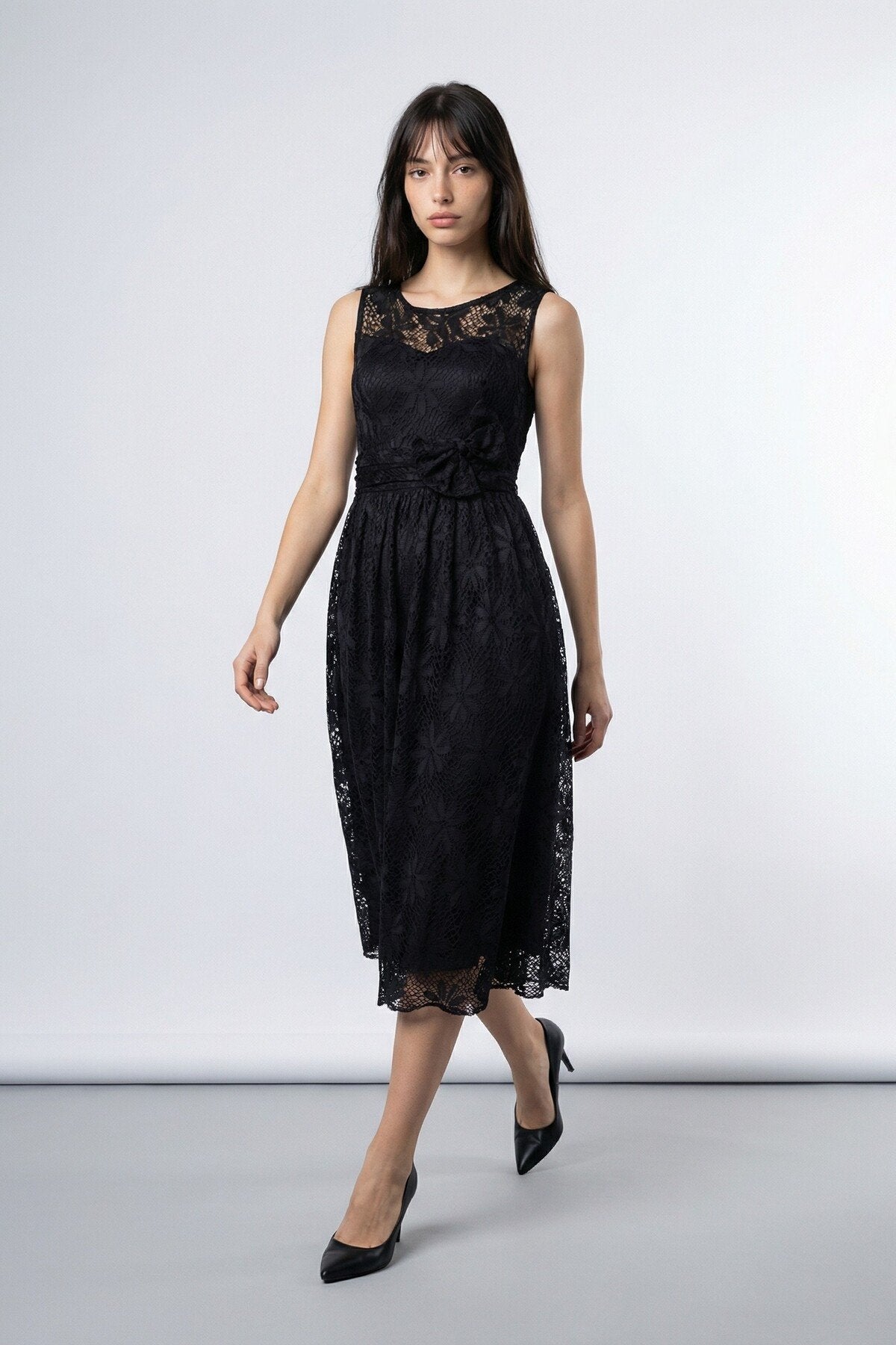 KADIN ETEĞİ KLOŞ MİDİ BOY FİYONK DETAYLI KOLSUZ DANTEL ABİYE DÜĞÜN DAVET SÖZ NİŞAN ELBİSESİ