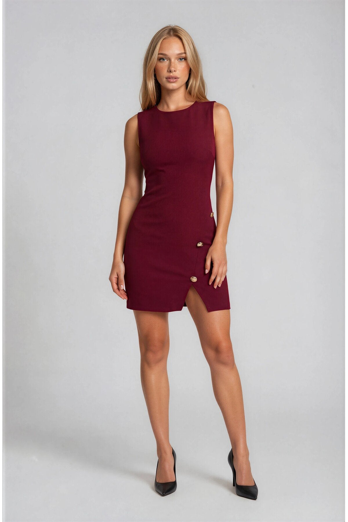 KADIN YIRTMAÇLI DÜĞME DETAYLI KOLSUZ ATLAS KUMAŞ MİNİ ELBİSE