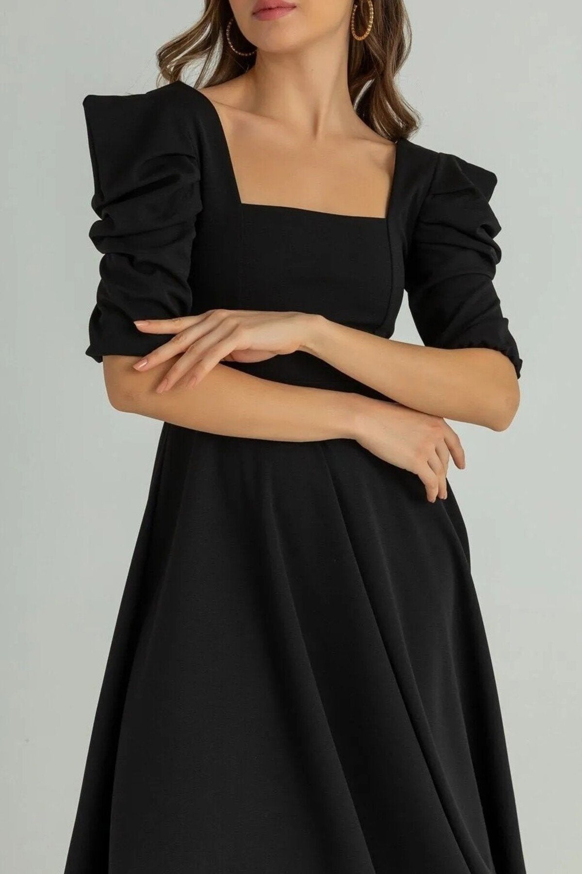 KADIN KARE YAKA PRENSES KOL ESNEK KUMAŞ MİDİ BOY KLOŞ ELBİSE