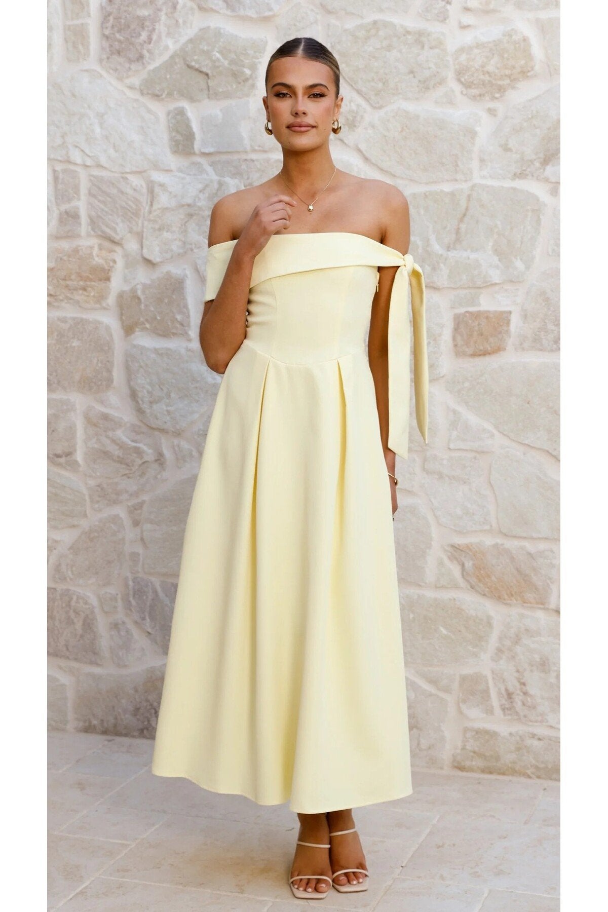 KADIN DÜŞÜK OMUZ KURDELE DETAYLI ATLAS KUMAŞ MİDİ BOY DÜĞÜN NİŞAN DAVET ELBİSESİ