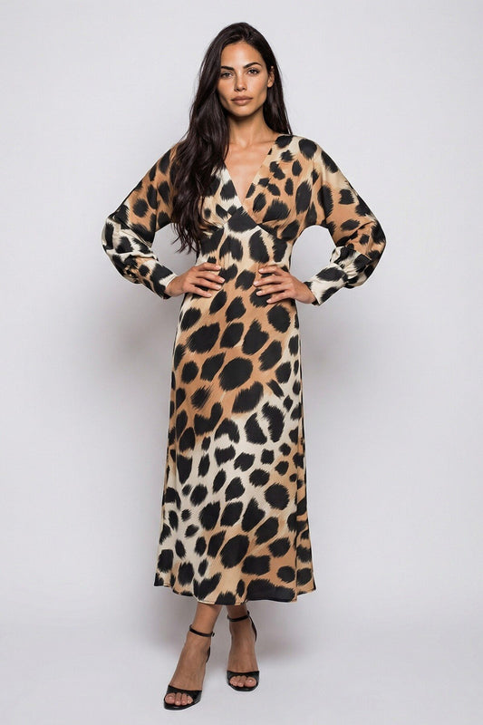 KADIN LEOPAR DESENLİ V YAKA PİLE DETAYLI SATEN KUMAŞ UZUN BOY ELBİSE