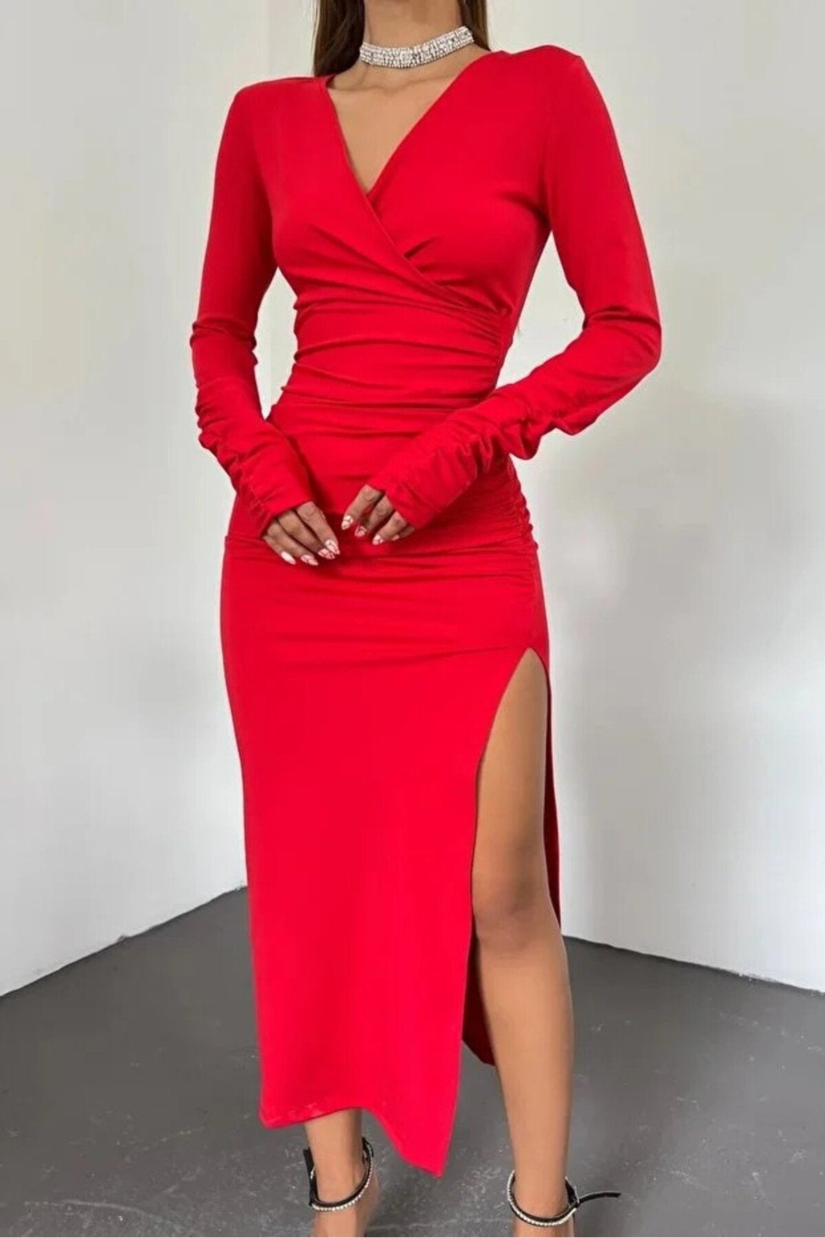 KADIN DRAPE DETAYLI KRUVAZE YAKA YIRTMAÇLI ESNEK KUMAŞ ELBİSE