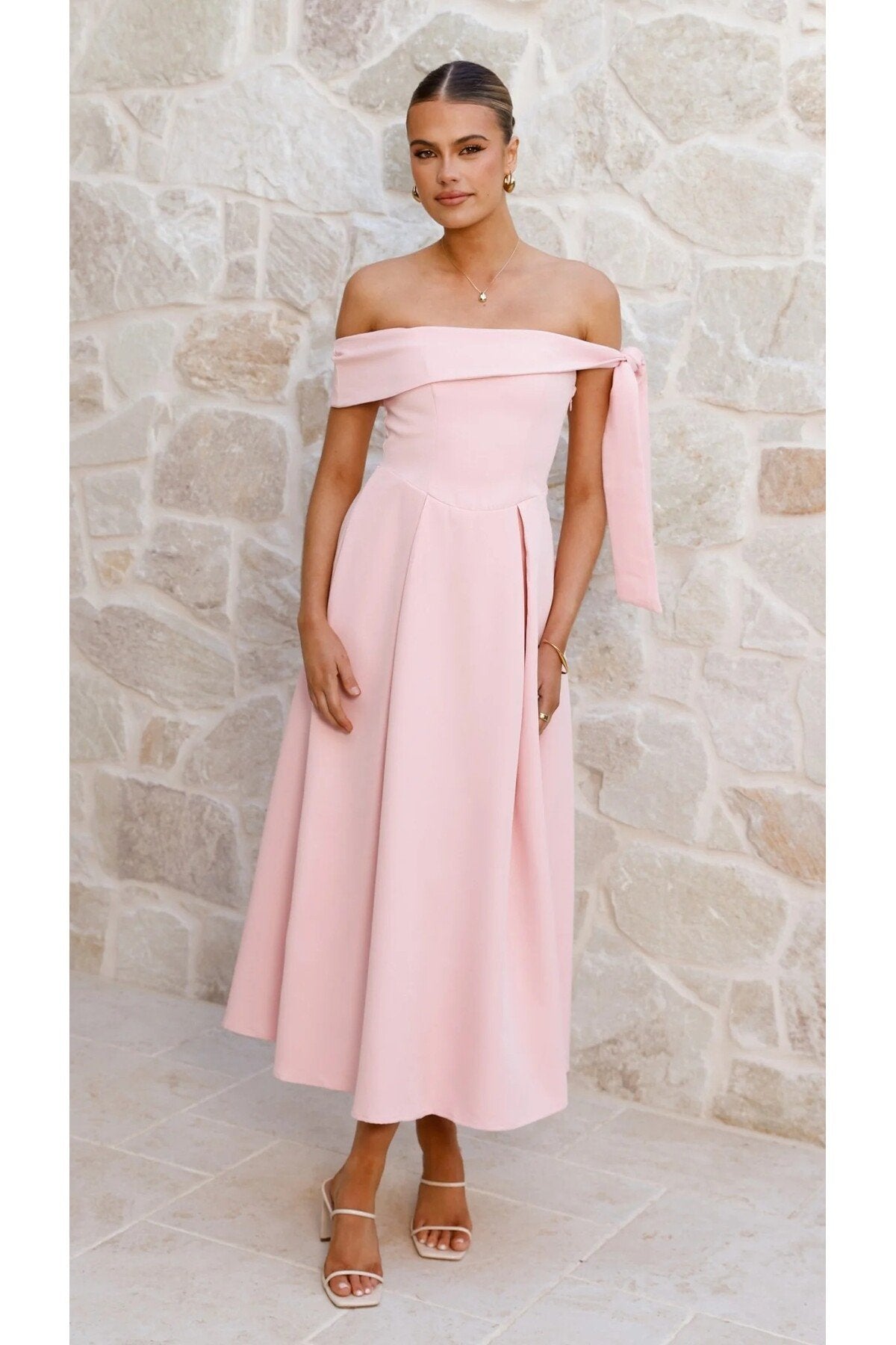 KADIN DÜŞÜK OMUZ KURDELE DETAYLI ATLAS KUMAŞ MİDİ BOY DÜĞÜN NİŞAN DAVET ELBİSESİ