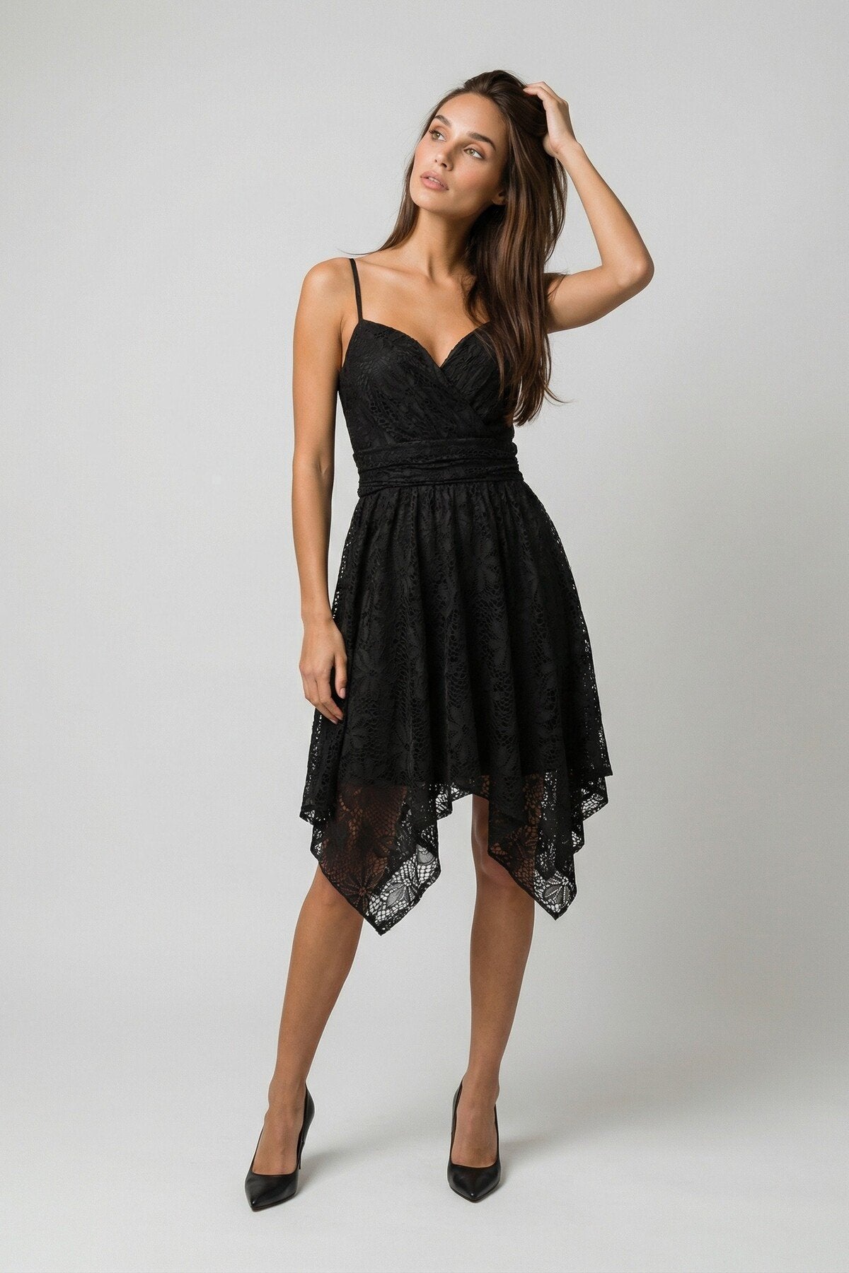 KADIN DANTEL İNCE ASKILI KOLSUZ KALP YAKA ETEĞİ ASİMETRİK ASTARLI DÜĞÜN DAVET MEZUNİYET ELBİSESİ