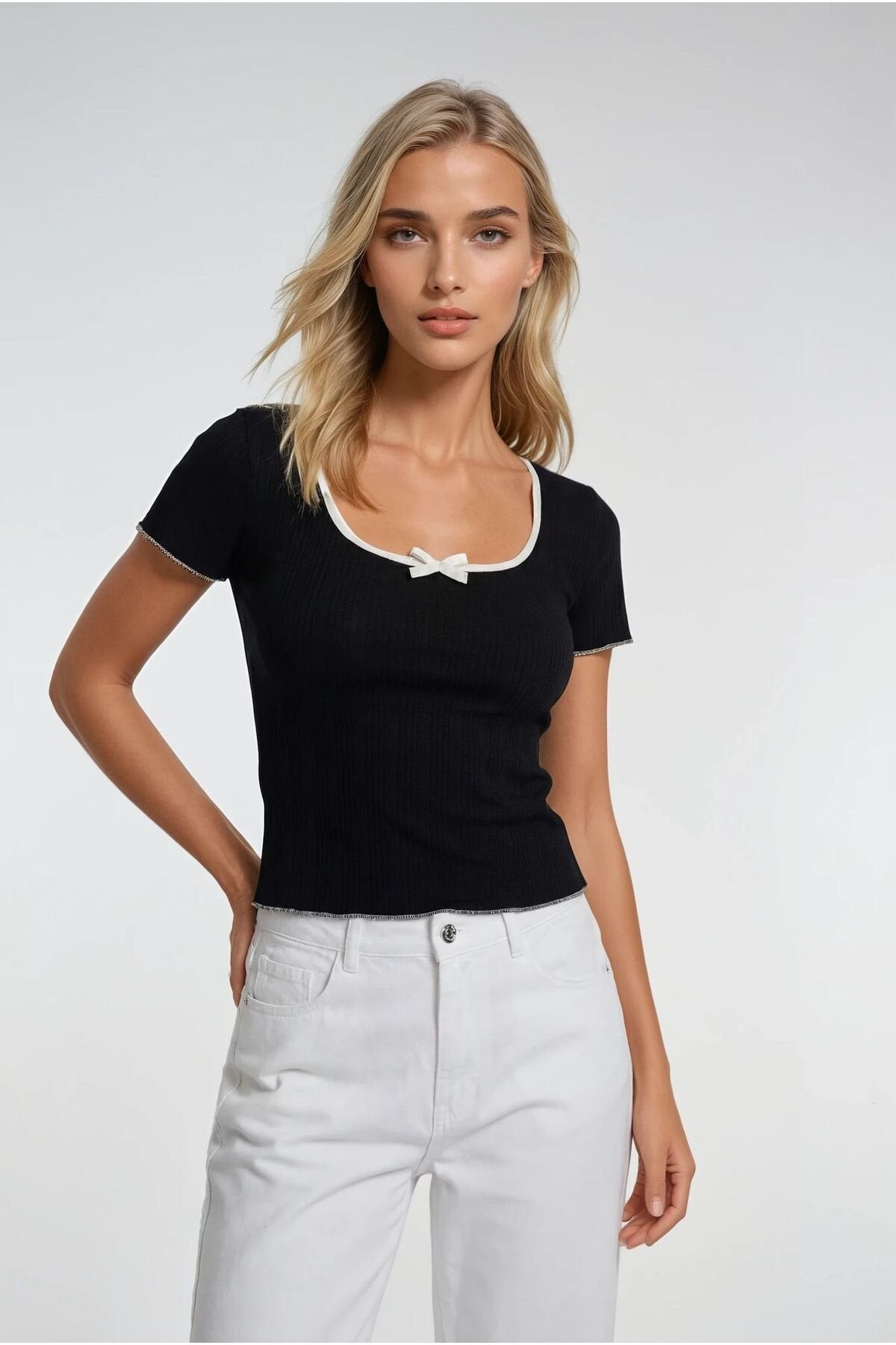 KADIN YAKASI FİYONKLU KONTRAST BİYELİ ESNEK KUMAŞ BLUZ