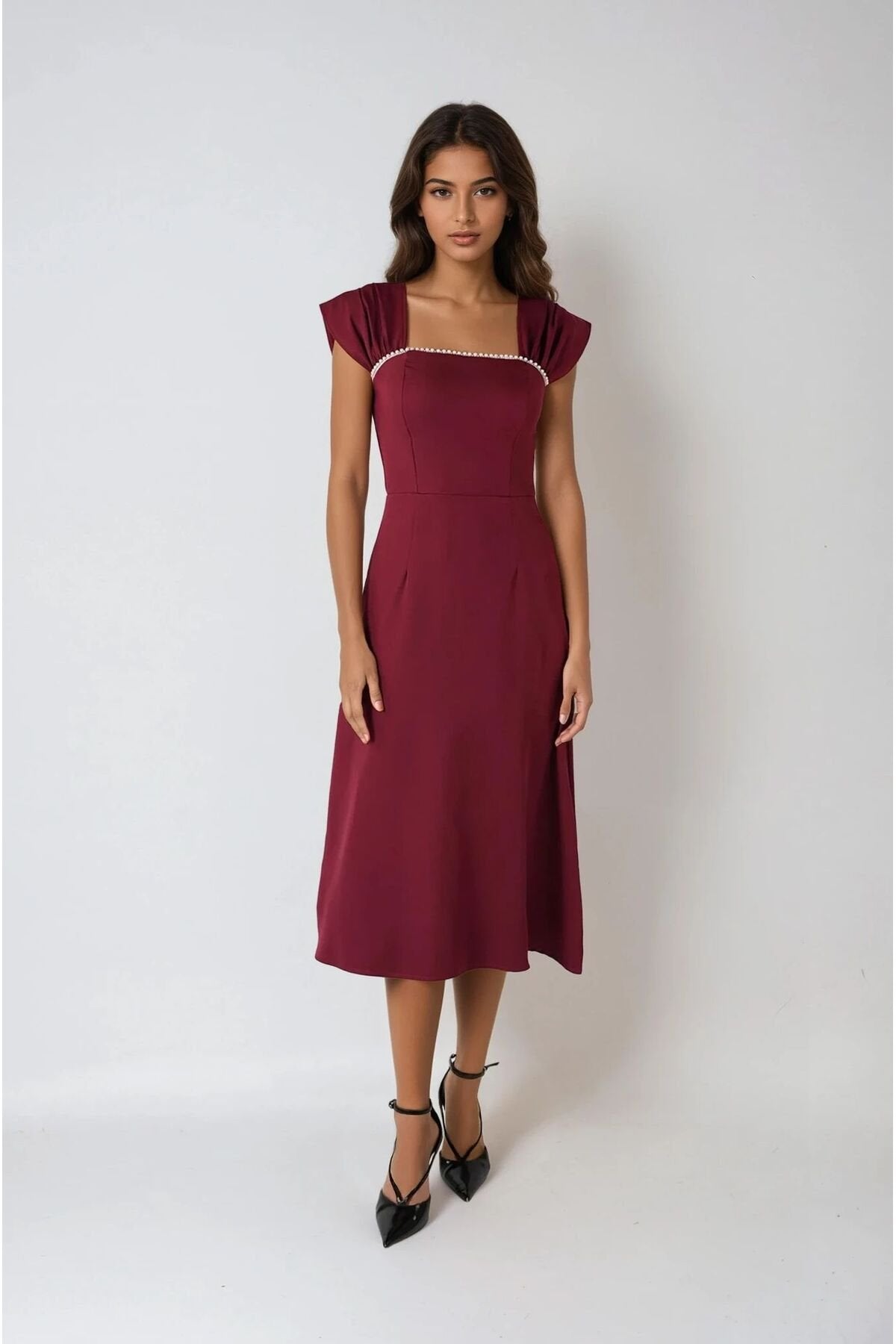 KADIN YAKASI İNCİ DETAYLI ATLAS KUMAŞ MİDİ BOY DÜĞÜN NİŞAN SÖZ DAVET ELBİSESİ