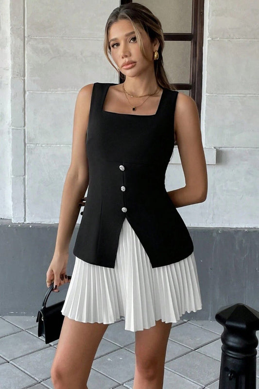 KADIN ETEĞİ PİLİSELİ GÜMÜŞ DÜĞME DETAYLI KARE YAKA KOLSUZ ELBİSE