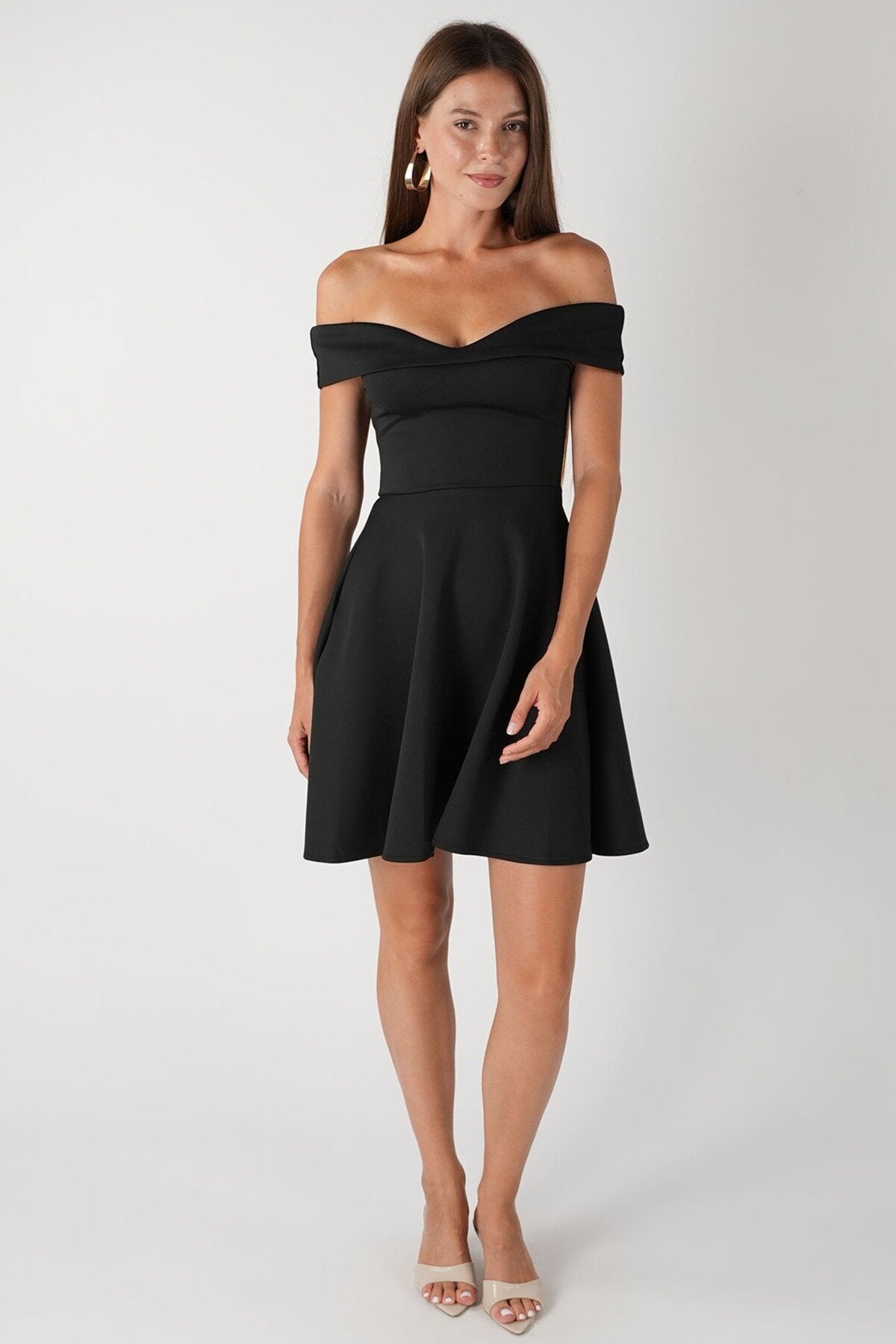 Kadın Öpücük Yaka Likralı Scuba Kumaş Kloş Kesim Nişan Düğün Davet Elbisesi