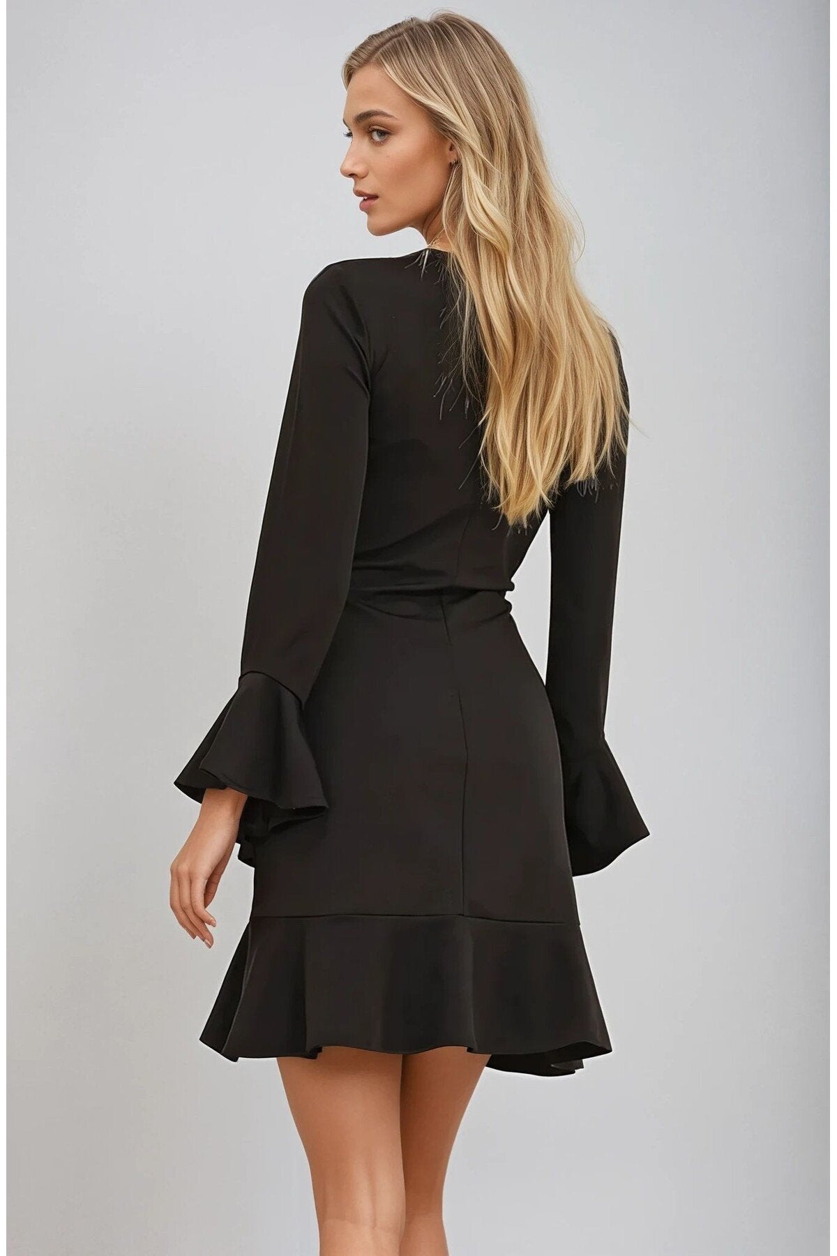 KADIN ETEĞİ VOLANLI YARIM BALIKÇI YAKA İSPANYOL KOL ESNEK KUMAŞ ELBİSE