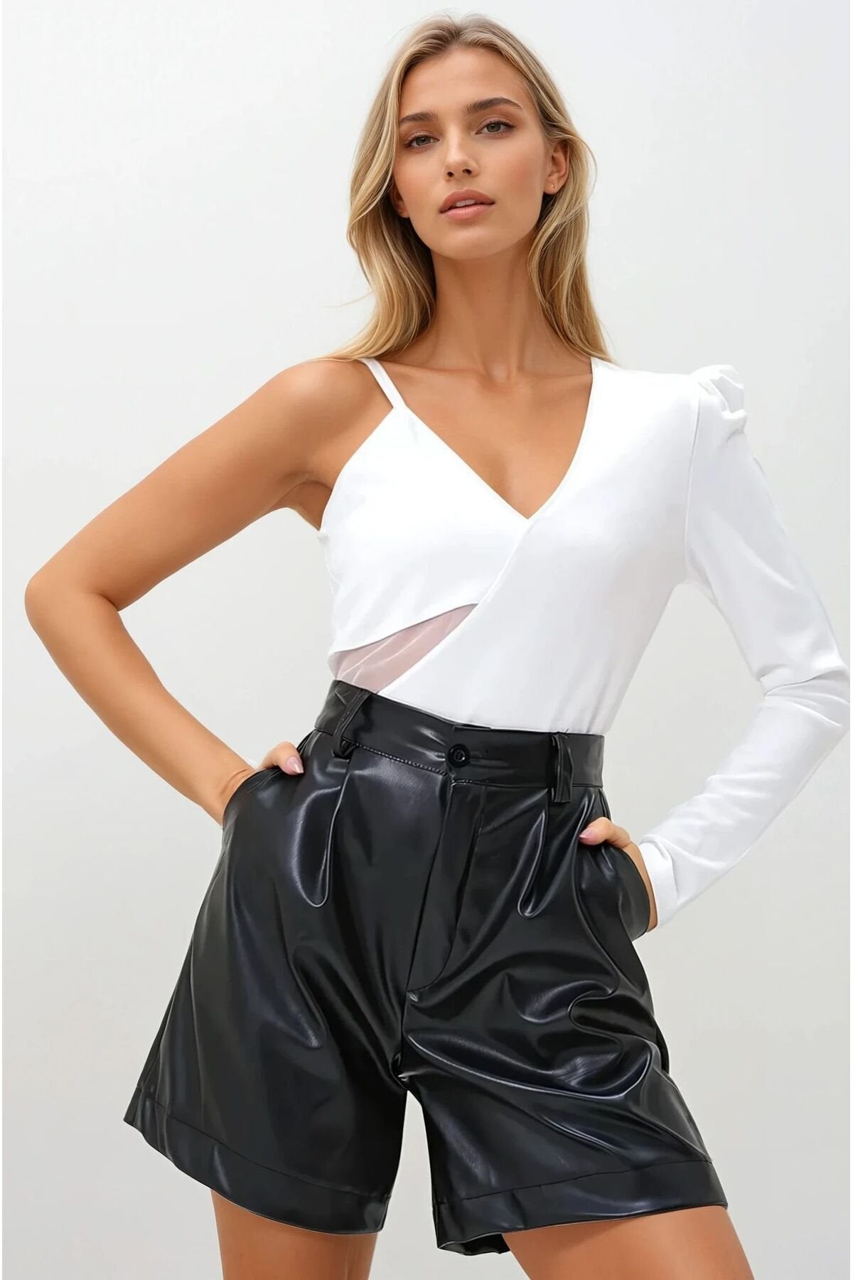 KADIN CUT OUT DETAYLI TEK KOL TÜL GARNİLİ ASİMETRİK KESİM ESNEK KUMAŞ BLUZ