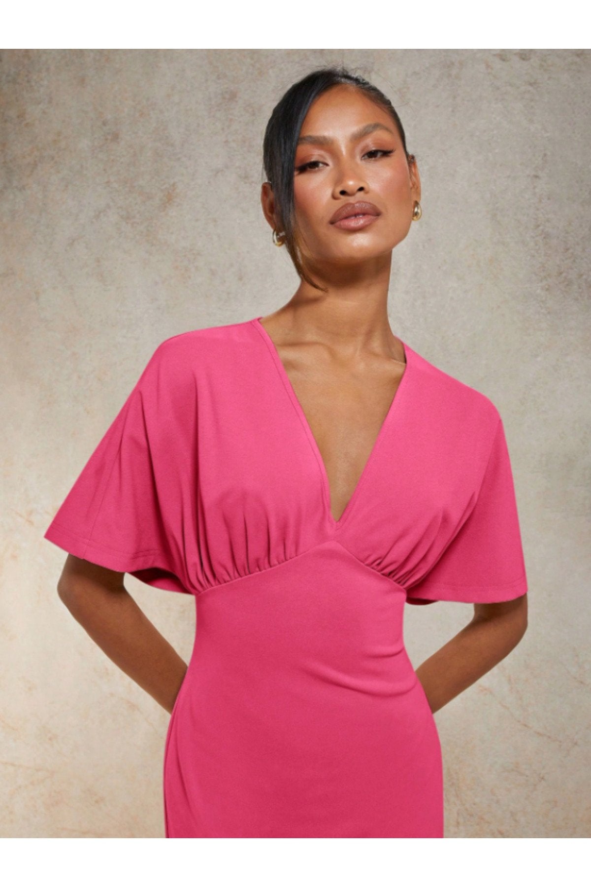 KADIN V YAKA MELEK KOL GÖĞSÜ BÜZGÜ DETAYLI ESNEK ÖRME KUMAŞ UZUN BOY ELBİSE