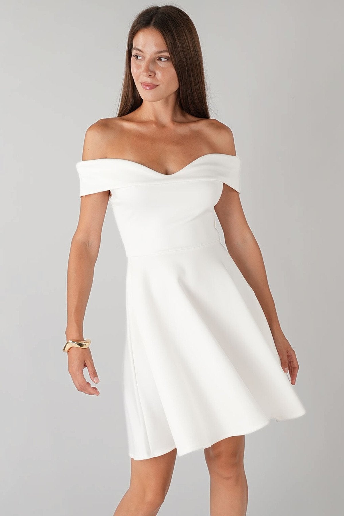 Kadın Öpücük Yaka Likralı Scuba Kumaş Kloş Kesim Nişan Düğün Davet Elbisesi