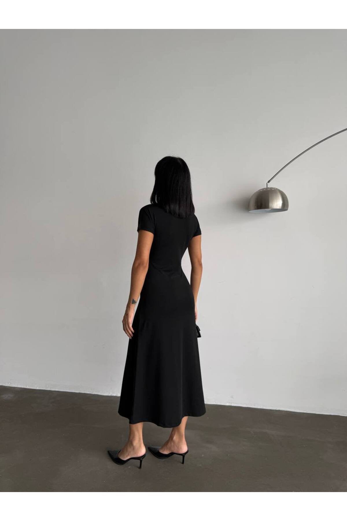 KADIN FERMUAR DETAYLI ESNEK KUMAŞ MİDİ BOY ELBİSE