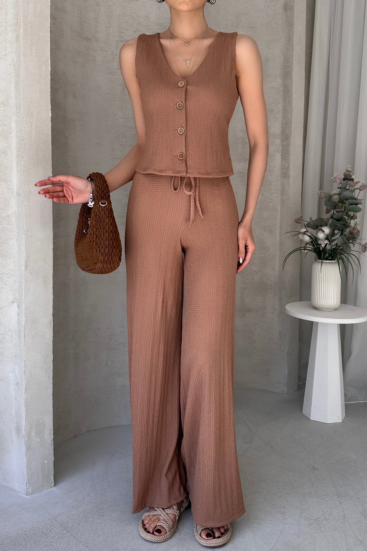 KADIN ESNEK DOKULU KUMAŞ YELEK VE PANTOLON TAKIM