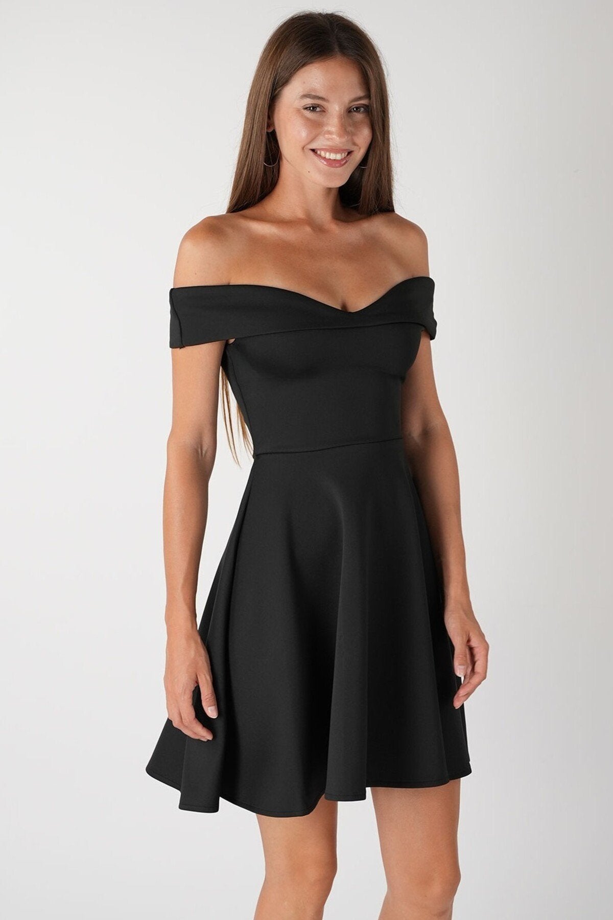 Kadın Öpücük Yaka Likralı Scuba Kumaş Kloş Kesim Nişan Düğün Davet Elbisesi