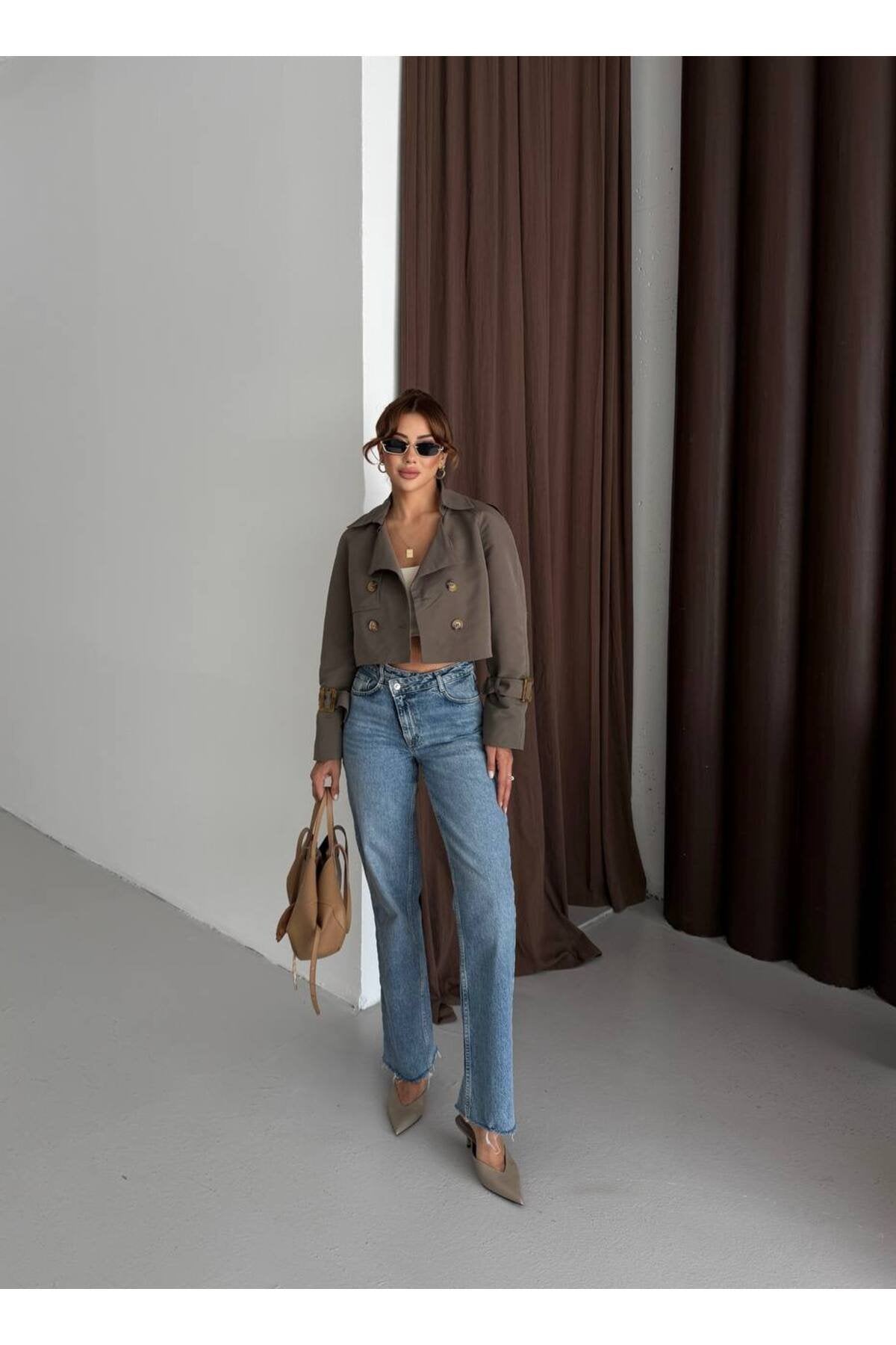 KADIN ASTARLI KRUVAZE KESİM DÜĞMELİ MİNİ TRENÇKOT