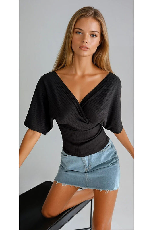KADIN KRUVAZE YAKA SIRTI AÇIK YARASA KOL SALAŞ ÖRME KUMAŞ BLUZ