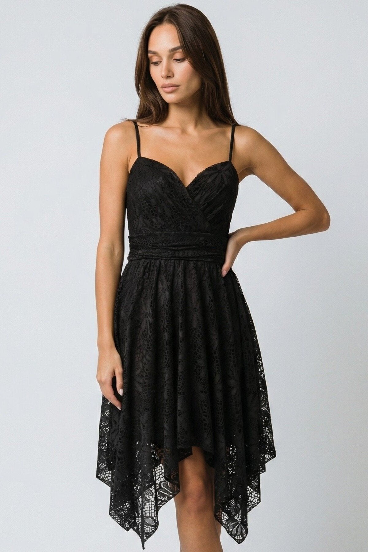 KADIN DANTEL İNCE ASKILI KOLSUZ KALP YAKA ETEĞİ ASİMETRİK ASTARLI DÜĞÜN DAVET MEZUNİYET ELBİSESİ