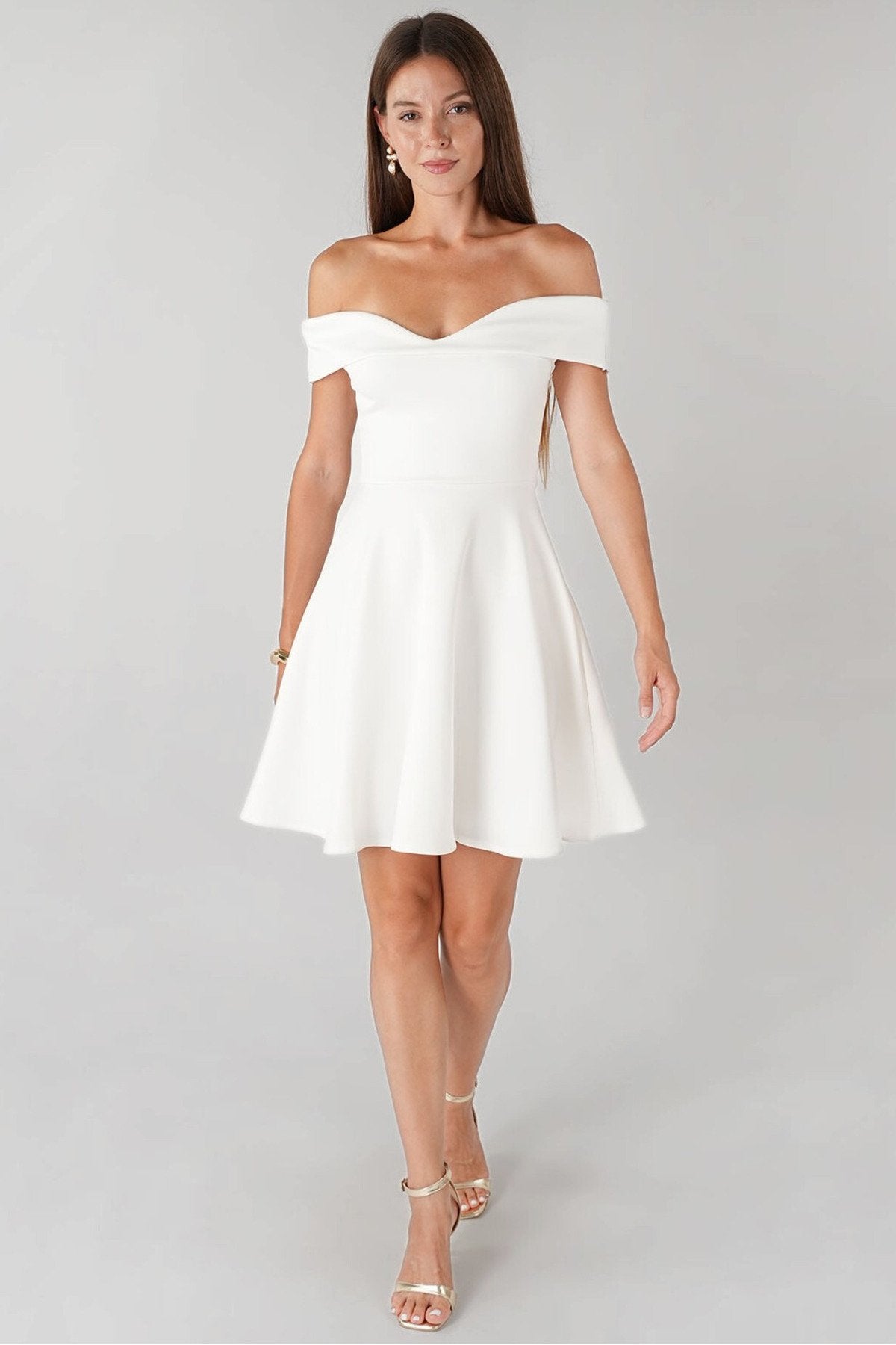 Kadın Öpücük Yaka Likralı Scuba Kumaş Kloş Kesim Nişan Düğün Davet Elbisesi