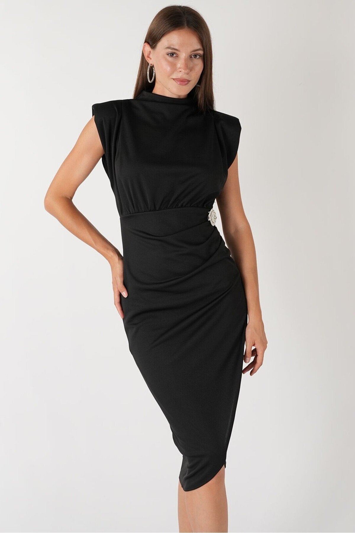 KADIN VATKALI ÇIKARILABİLİR BROŞ DETAYLI ESNEK KUMAŞ ANVELOP KESİM DÜĞÜN NİŞAN DAVET GECE ELBİSESİ