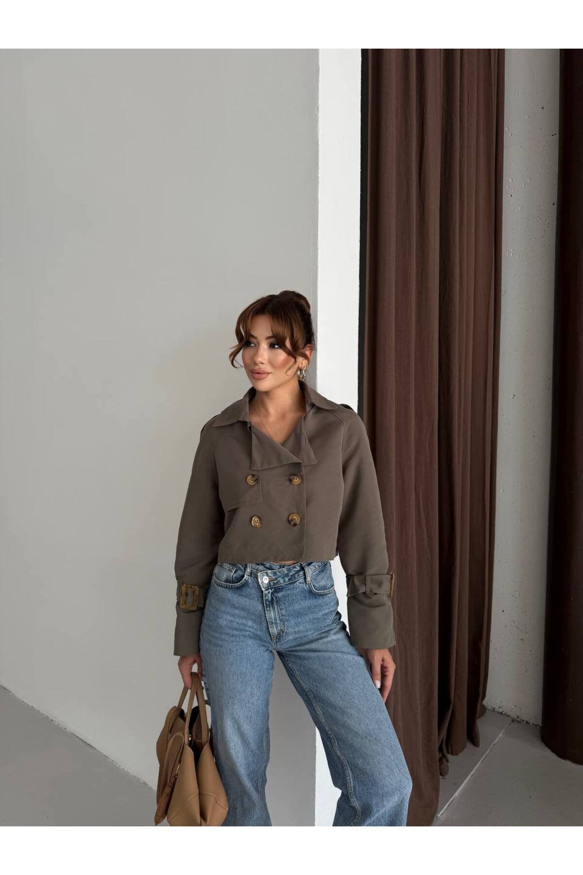 KADIN ASTARLI KRUVAZE KESİM DÜĞMELİ MİNİ TRENÇKOT