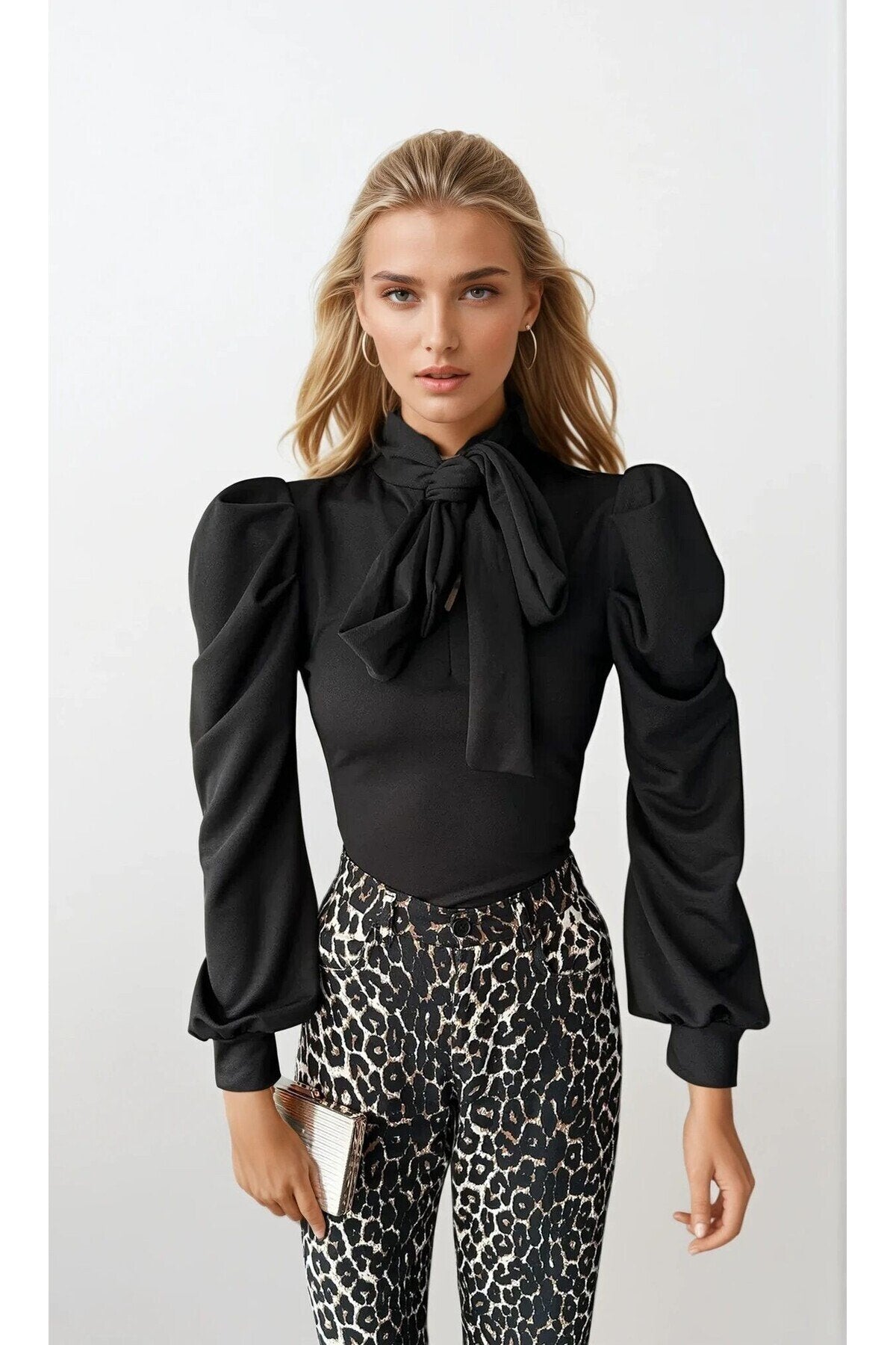 KADIN YAKASI FİYONK DETAYLI ESNEK KUMAŞ PRENSES KOL BLUZ