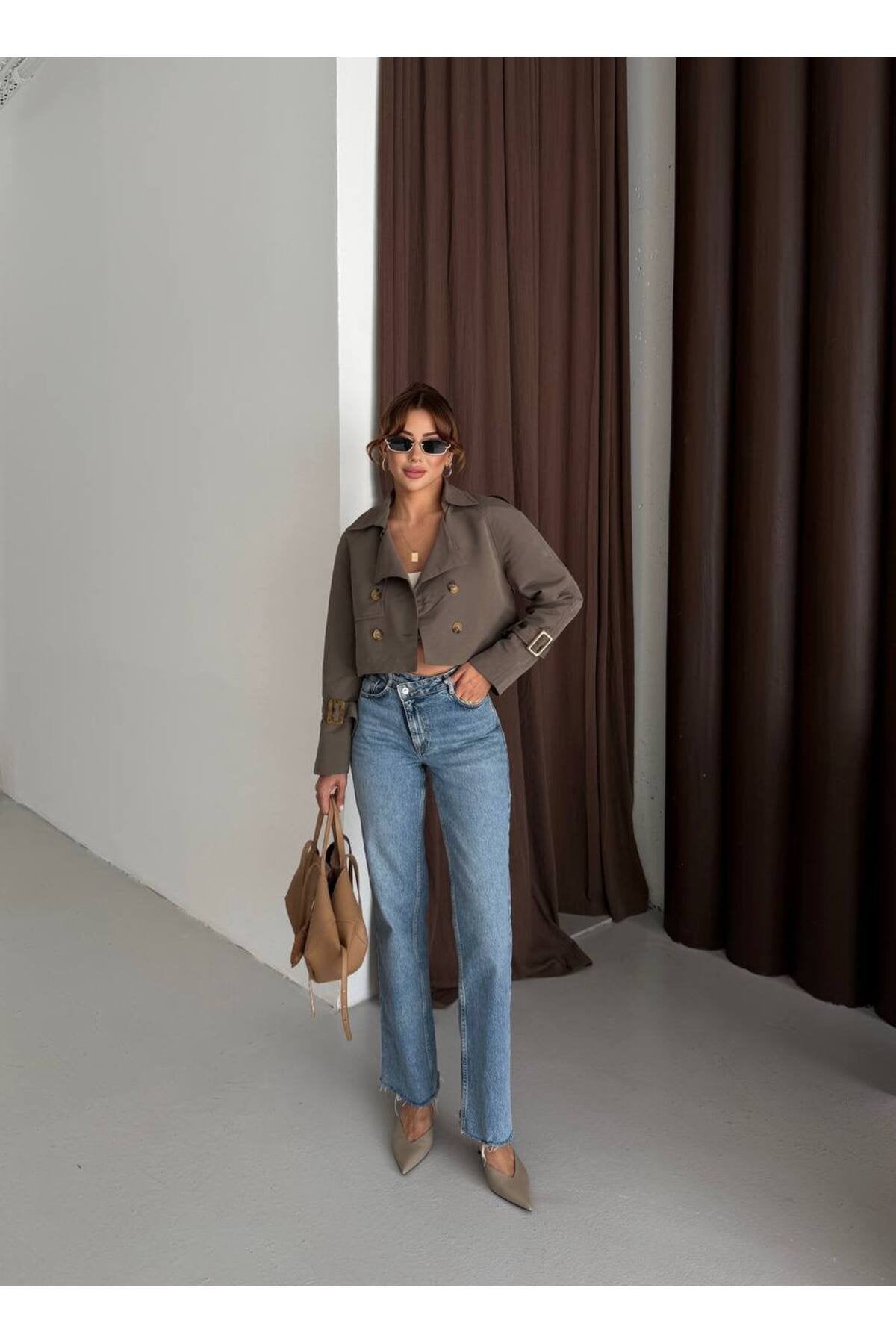 KADIN ASTARLI KRUVAZE KESİM DÜĞMELİ MİNİ TRENÇKOT