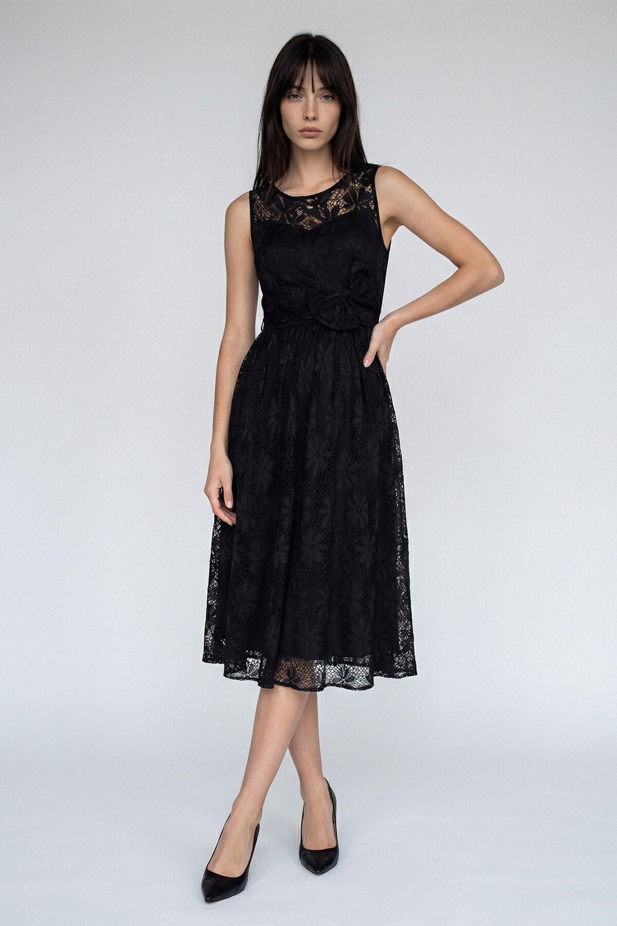 KADIN ETEĞİ KLOŞ MİDİ BOY FİYONK DETAYLI KOLSUZ DANTEL ABİYE DÜĞÜN DAVET SÖZ NİŞAN ELBİSESİ