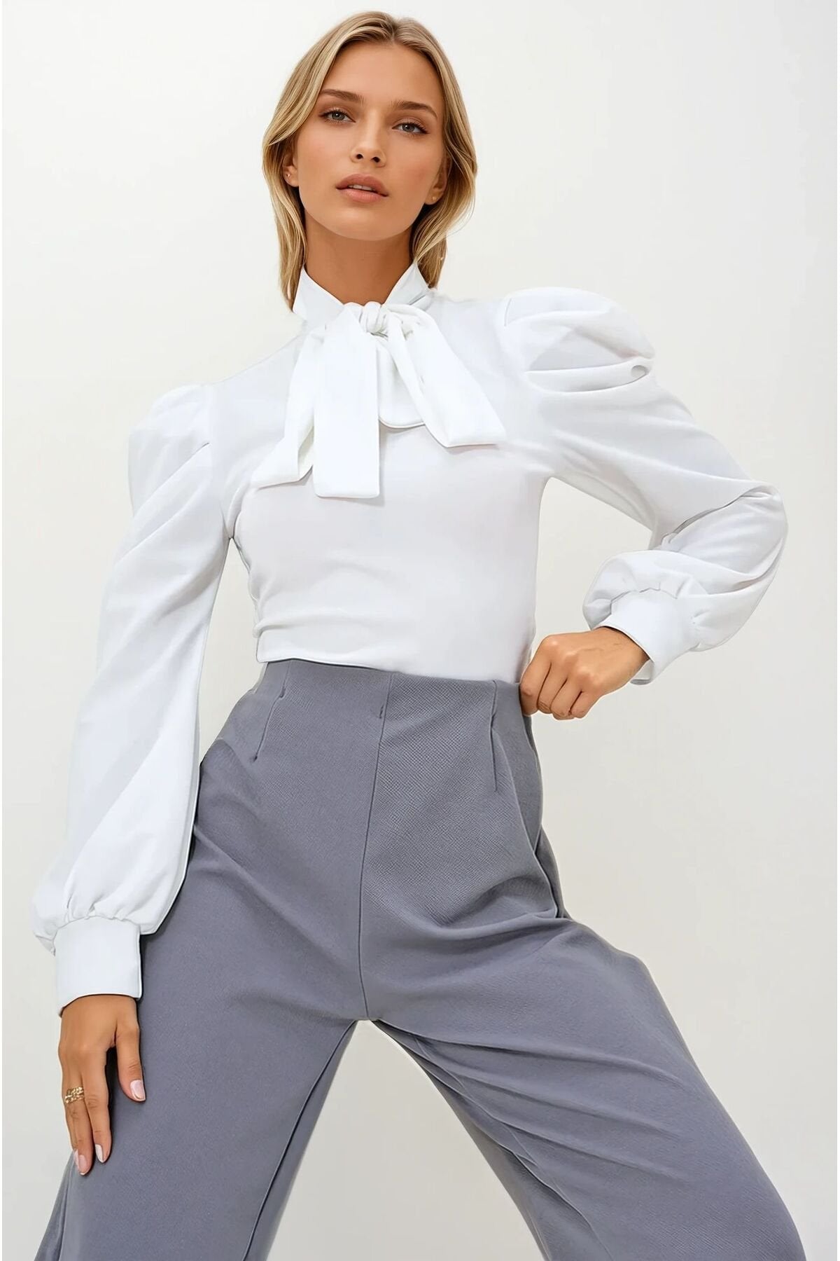 KADIN YAKASI FİYONK DETAYLI ESNEK KUMAŞ PRENSES KOL BLUZ