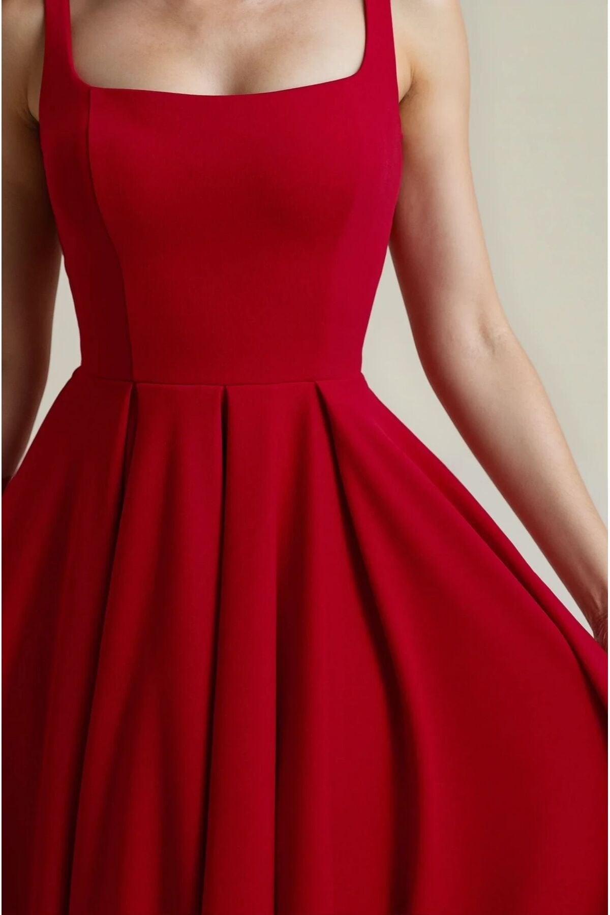 KADIN ATLAS KUMAŞ KLOŞ KESİM KALIN ASKILI UZUN DÜĞÜN NİŞAN SÖZ DAVET ELBİSESİ