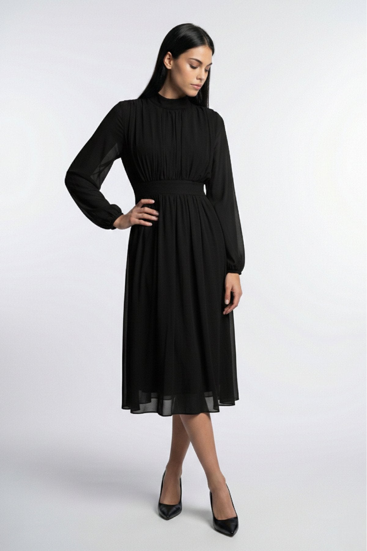 KADIN YARIM BALIKÇI YAKA BÜZGÜ DETAYLI ASTARLI MİDİ BOY ŞİFON ELBİSE