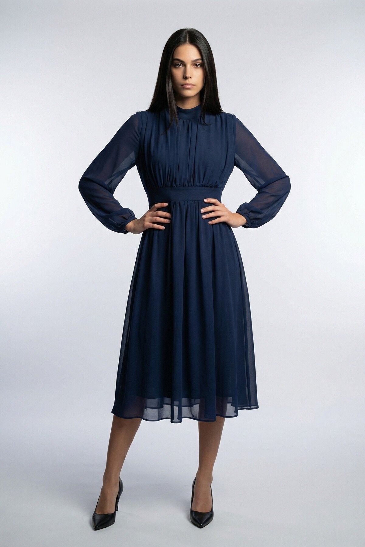 KADIN YARIM BALIKÇI YAKA BÜZGÜ DETAYLI ASTARLI MİDİ BOY ŞİFON ELBİSE