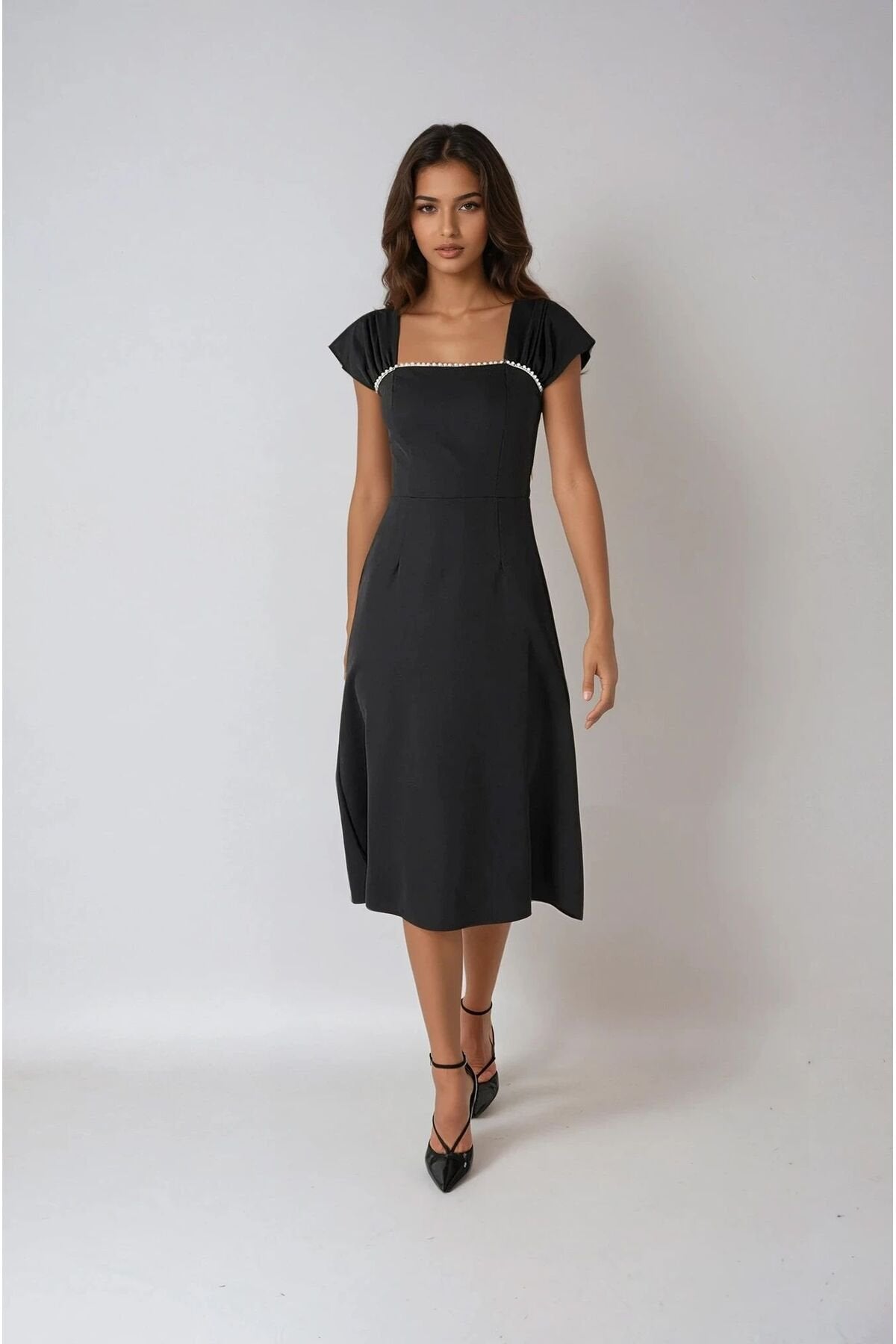 KADIN YAKASI İNCİ DETAYLI ATLAS KUMAŞ MİDİ BOY DÜĞÜN NİŞAN SÖZ DAVET ELBİSESİ