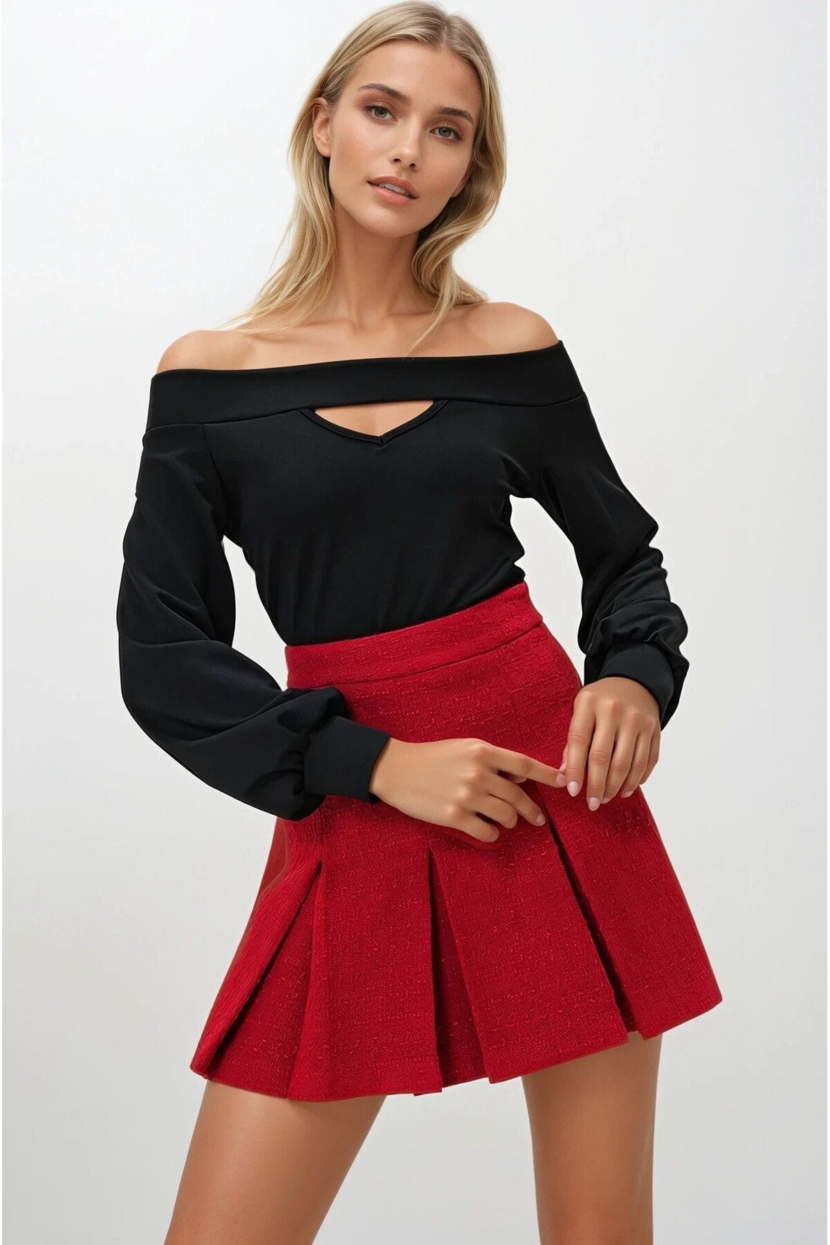 KADIN CUT OUT DETAYLI KAYIK YAKA ESNEK KUMAŞ BALON KOL BLUZ