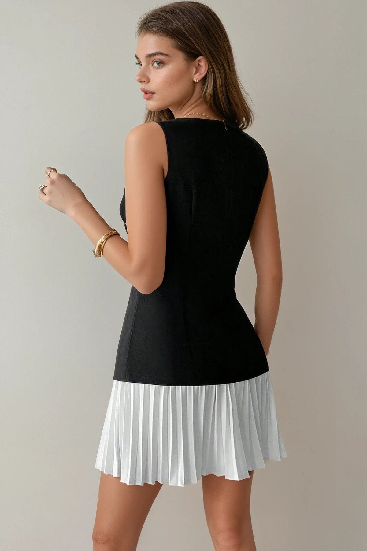 KADIN ETEĞİ PİLİSELİ DÜĞME DETAYLI KARE YAKA KOLSUZ ABİYE DÜĞÜN SÖZ DAVET MEZUNİYET BALO ELBİSESİ