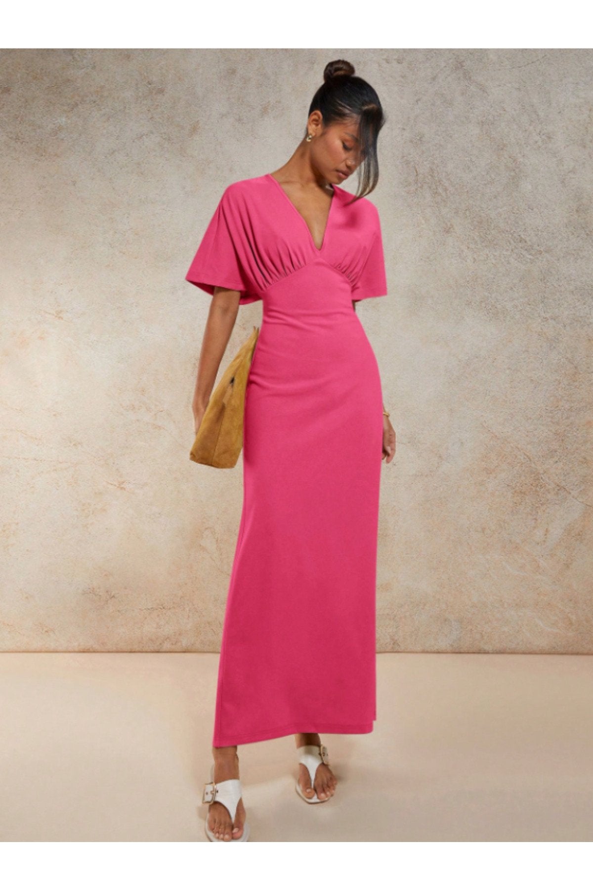 KADIN V YAKA MELEK KOL GÖĞSÜ BÜZGÜ DETAYLI ESNEK ÖRME KUMAŞ UZUN BOY ELBİSE