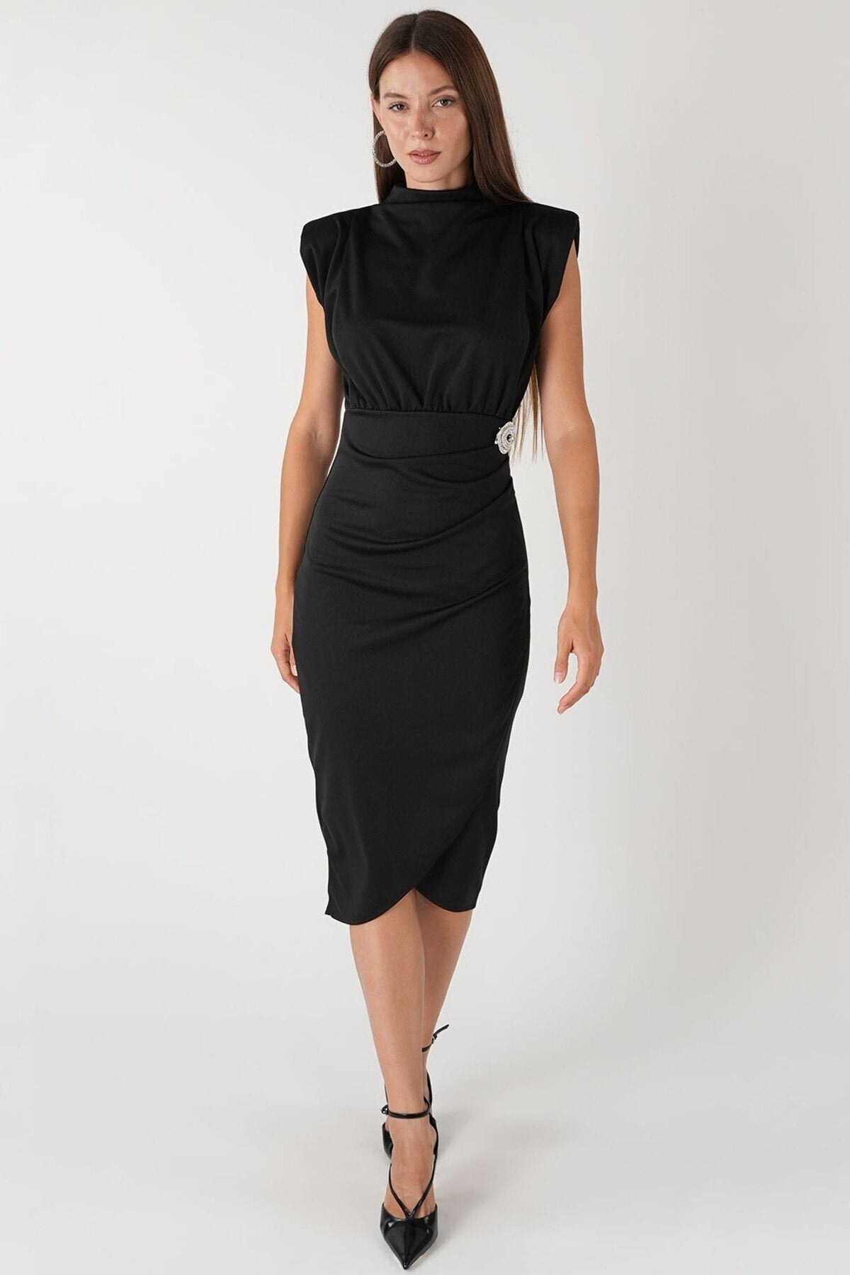 KADIN VATKALI ÇIKARILABİLİR BROŞ DETAYLI ESNEK KUMAŞ ANVELOP KESİM DÜĞÜN NİŞAN DAVET GECE ELBİSESİ