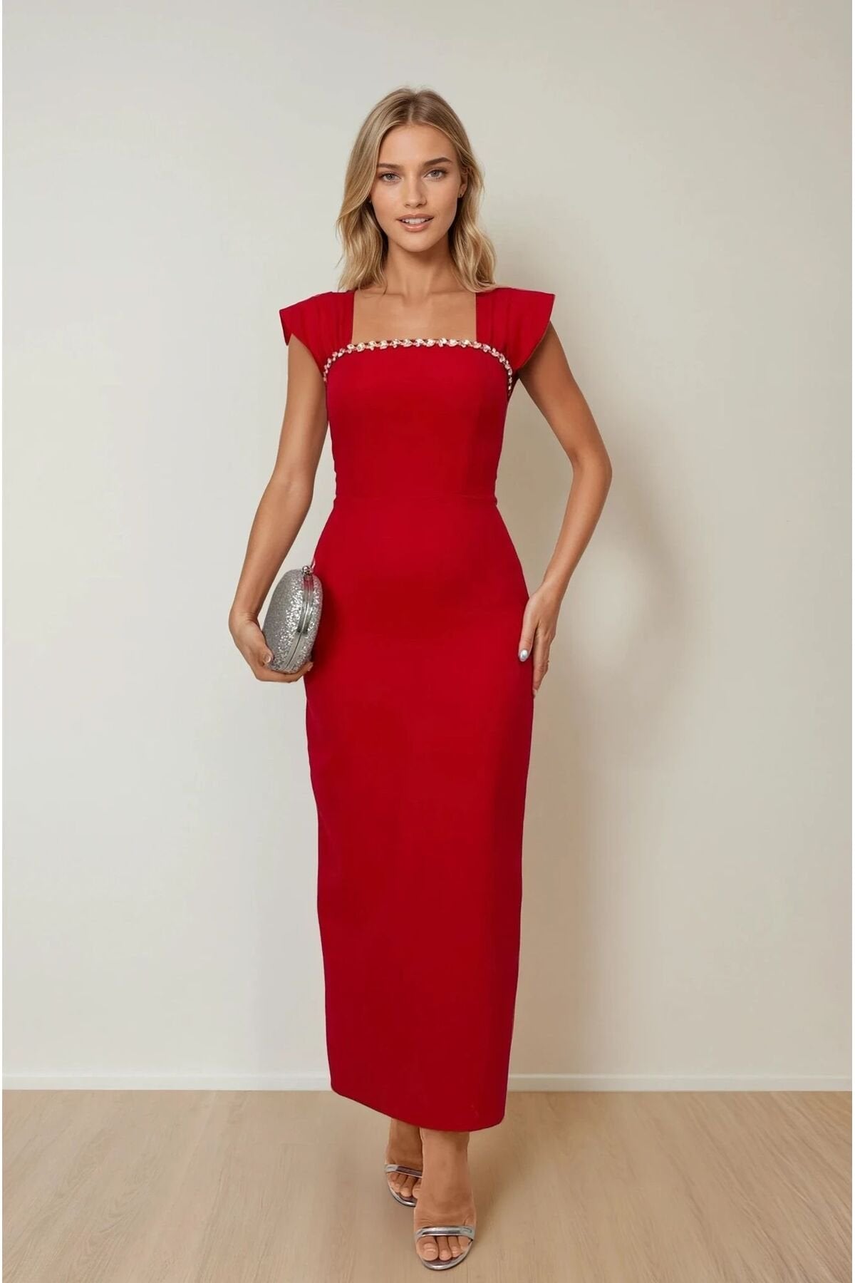 KADIN YAKASI TAŞ DETAYLI ATLAS KUMAŞ UZUN BOY DÜĞÜN NİŞAN SÖZ DAVET ELBİSESİ