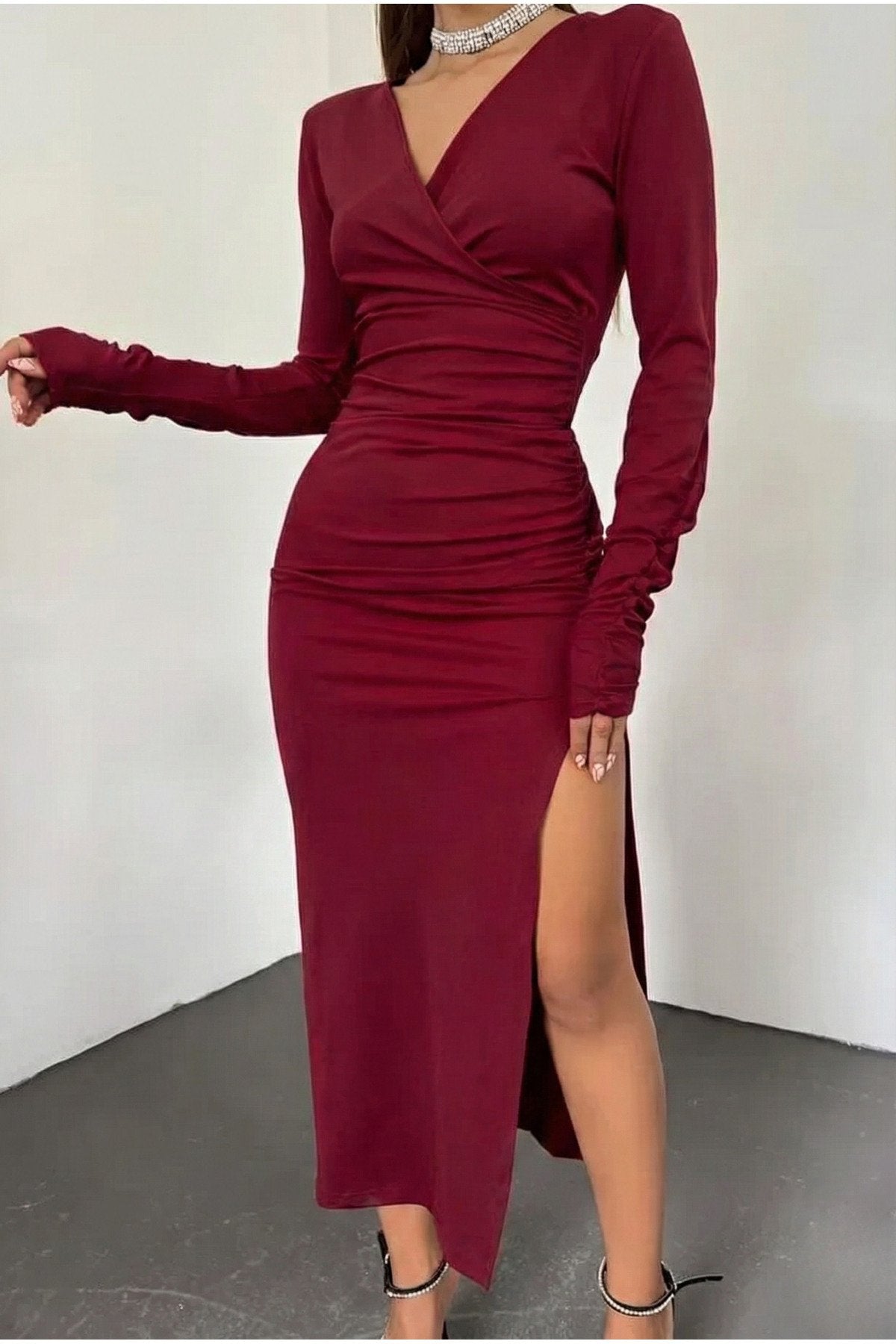 KADIN DRAPE DETAYLI KRUVAZE YAKA YIRTMAÇLI ESNEK KUMAŞ ELBİSE