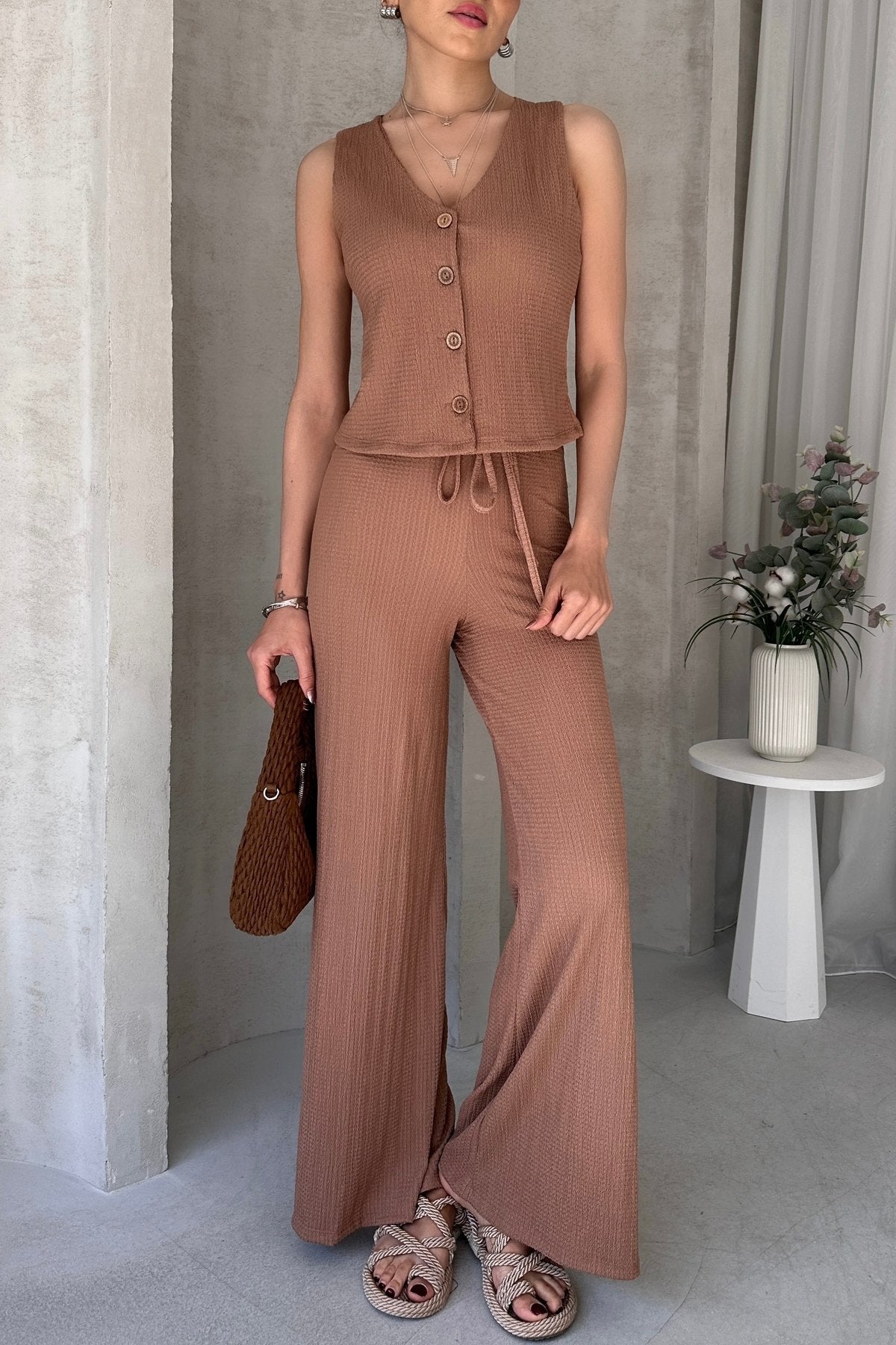 KADIN ESNEK DOKULU KUMAŞ YELEK VE PANTOLON TAKIM