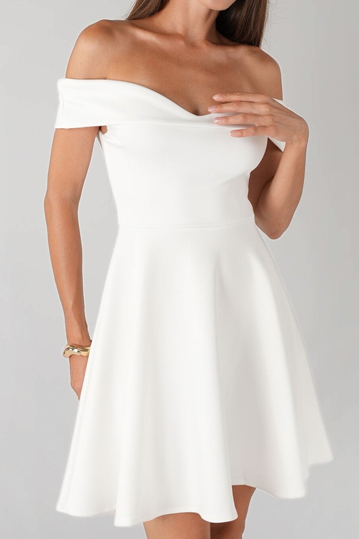 Kadın Öpücük Yaka Likralı Scuba Kumaş Kloş Kesim Nişan Düğün Davet Elbisesi