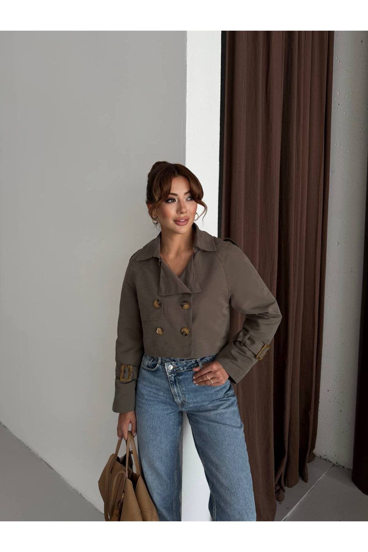 KADIN ASTARLI KRUVAZE KESİM DÜĞMELİ MİNİ TRENÇKOT