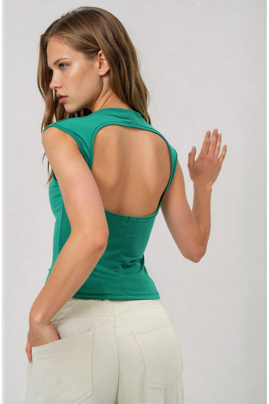 KADIN SIRT DEKOLTELİ KOLSUZ ESNEK SANDY KUMAŞ BLUZ